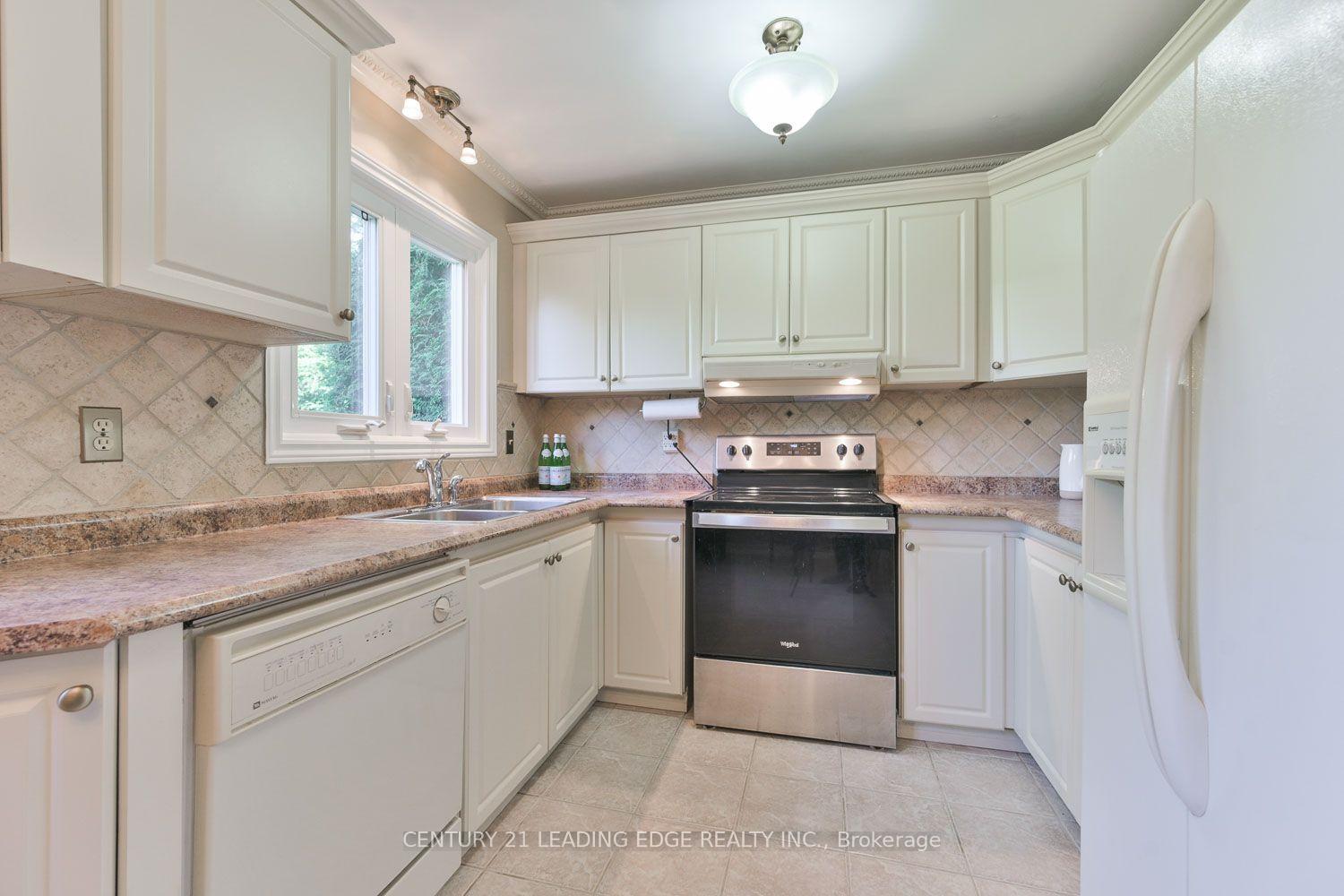 Photo 13 of 15 Sir Gawaine Place, Markham, Markham Village — HOMEH