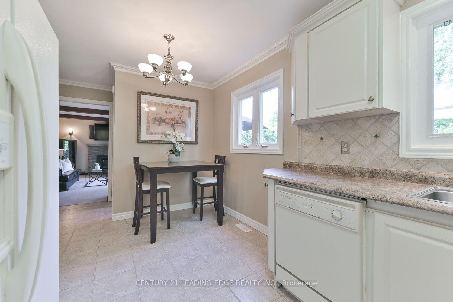 Photo 14 of 15 Sir Gawaine Place, Markham, Markham Village — HOMEH
