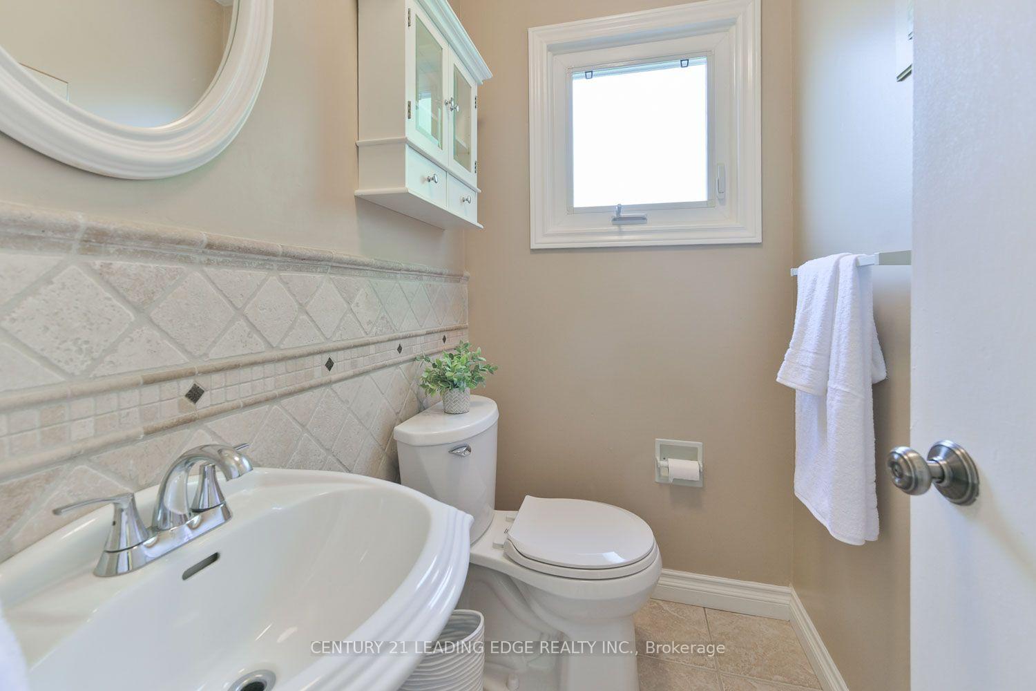 Photo 19 of 15 Sir Gawaine Place, Markham, Markham Village — HOMEH