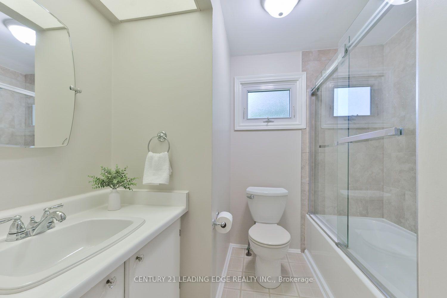 Photo 27 of 15 Sir Gawaine Place, Markham, Markham Village — HOMEH
