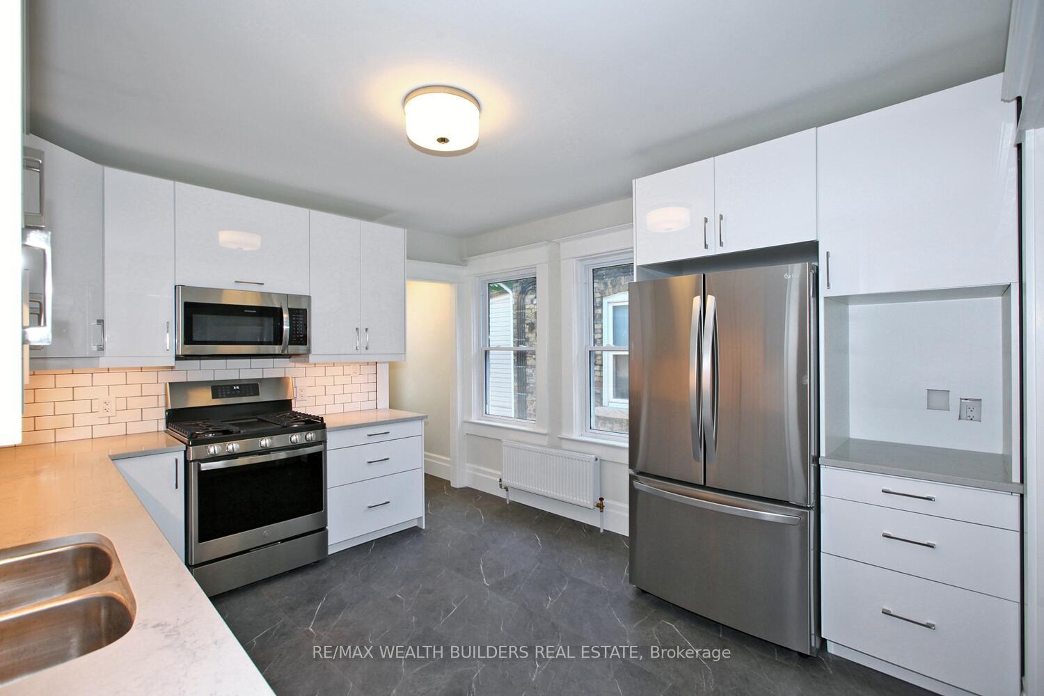 Photo 12 of Unit B, 163 Parkside Drive, Toronto, Roncesvalles — HOMEH