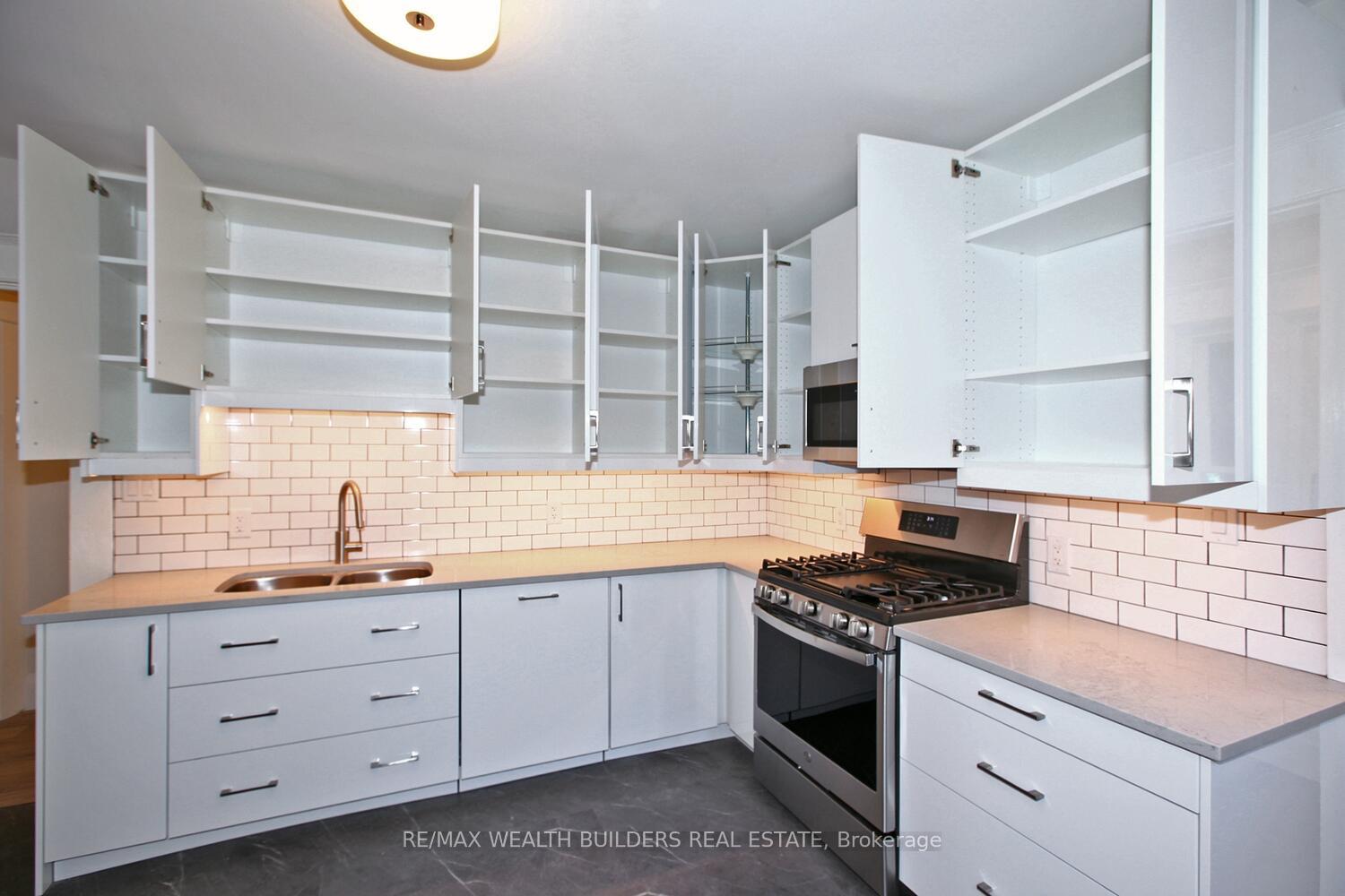 Photo 13 of Unit B, 163 Parkside Drive, Toronto, Roncesvalles — HOMEH