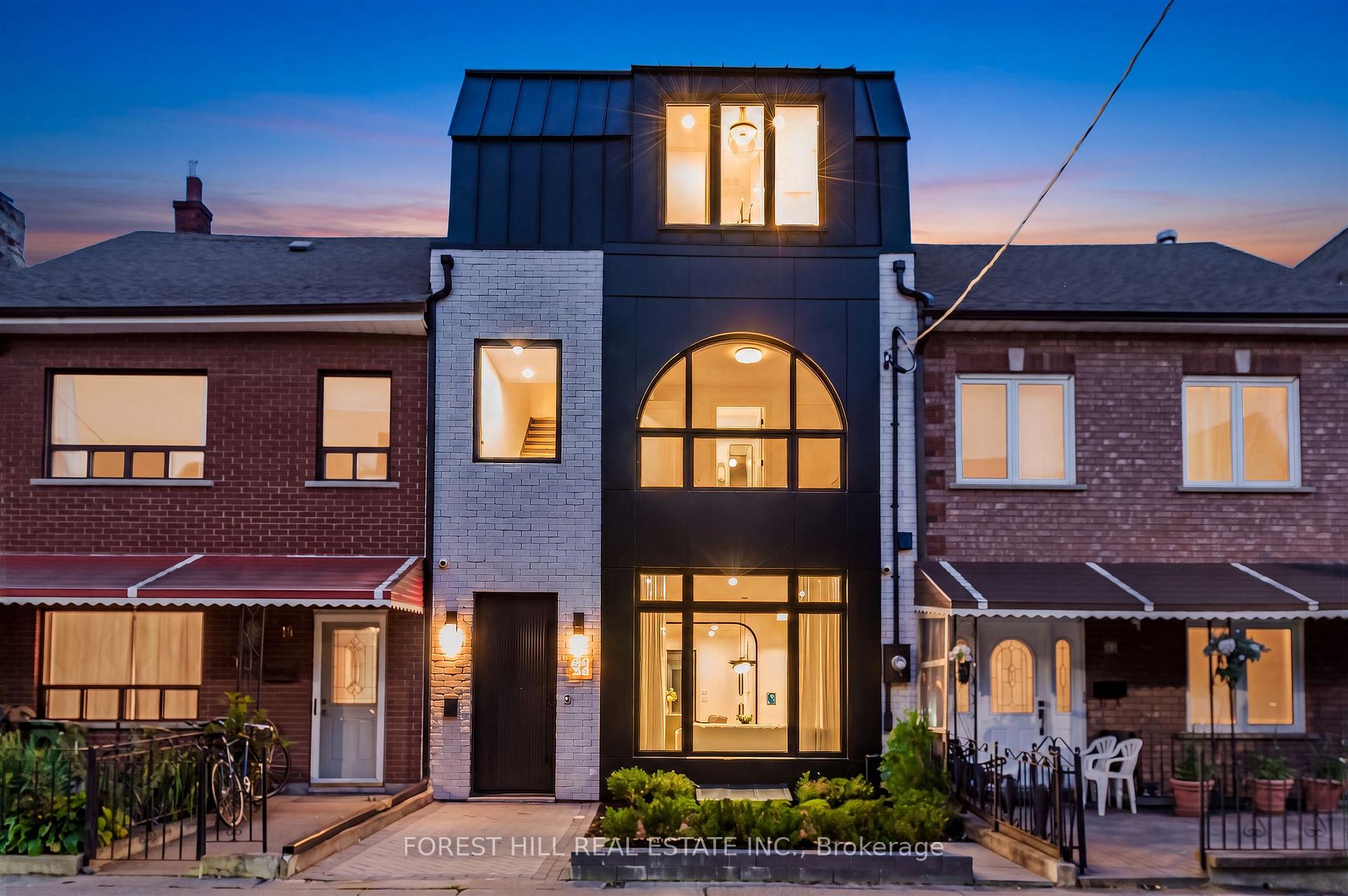 Photo 2 of 21 Foxley Street, Toronto, Trinity-Bellwoods — HOMEH