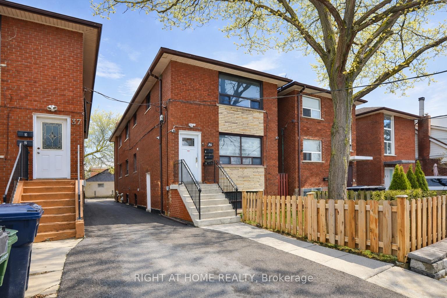 Photo 1 of 35 Fifteenth Street, Etobicoke, New Toronto — HOMEH