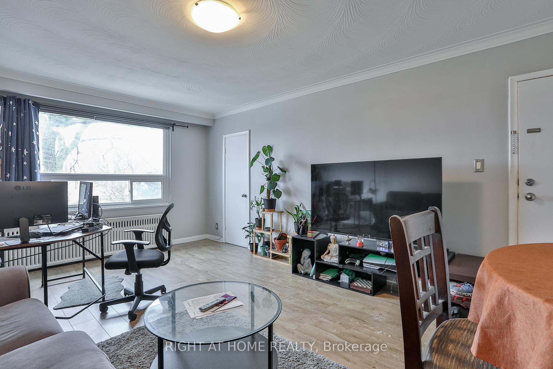 Photo 6 of 35 Fifteenth Street, Etobicoke, New Toronto — HOMEH