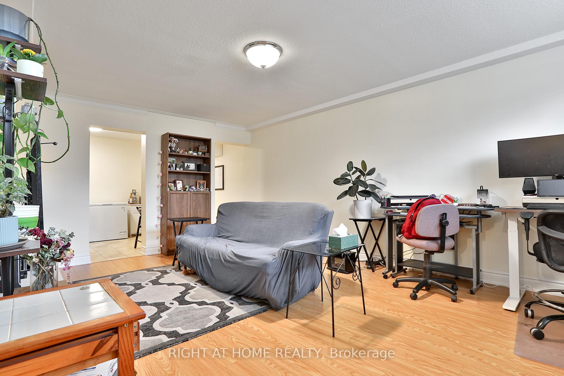 Photo 18 of 35 Fifteenth Street, Etobicoke, New Toronto — HOMEH