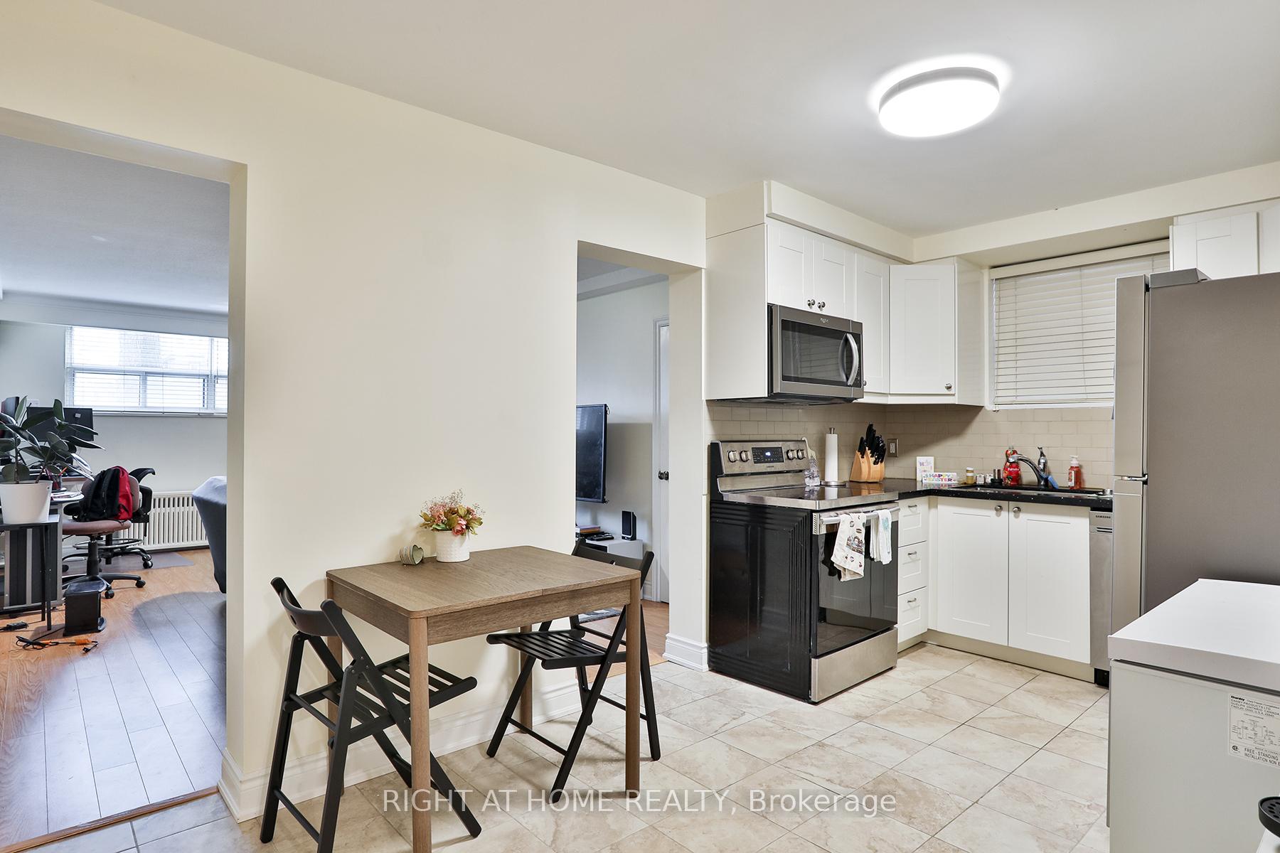 Photo 22 of 35 Fifteenth Street, Etobicoke, New Toronto — HOMEH