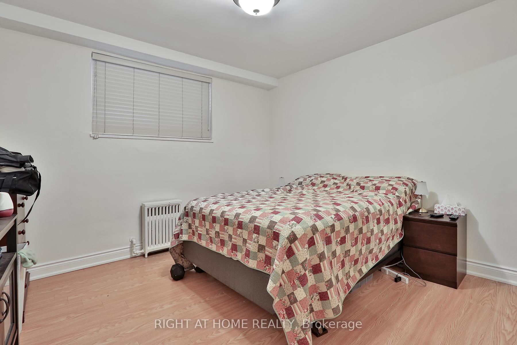 Photo 25 of 35 Fifteenth Street, Etobicoke, New Toronto — HOMEH
