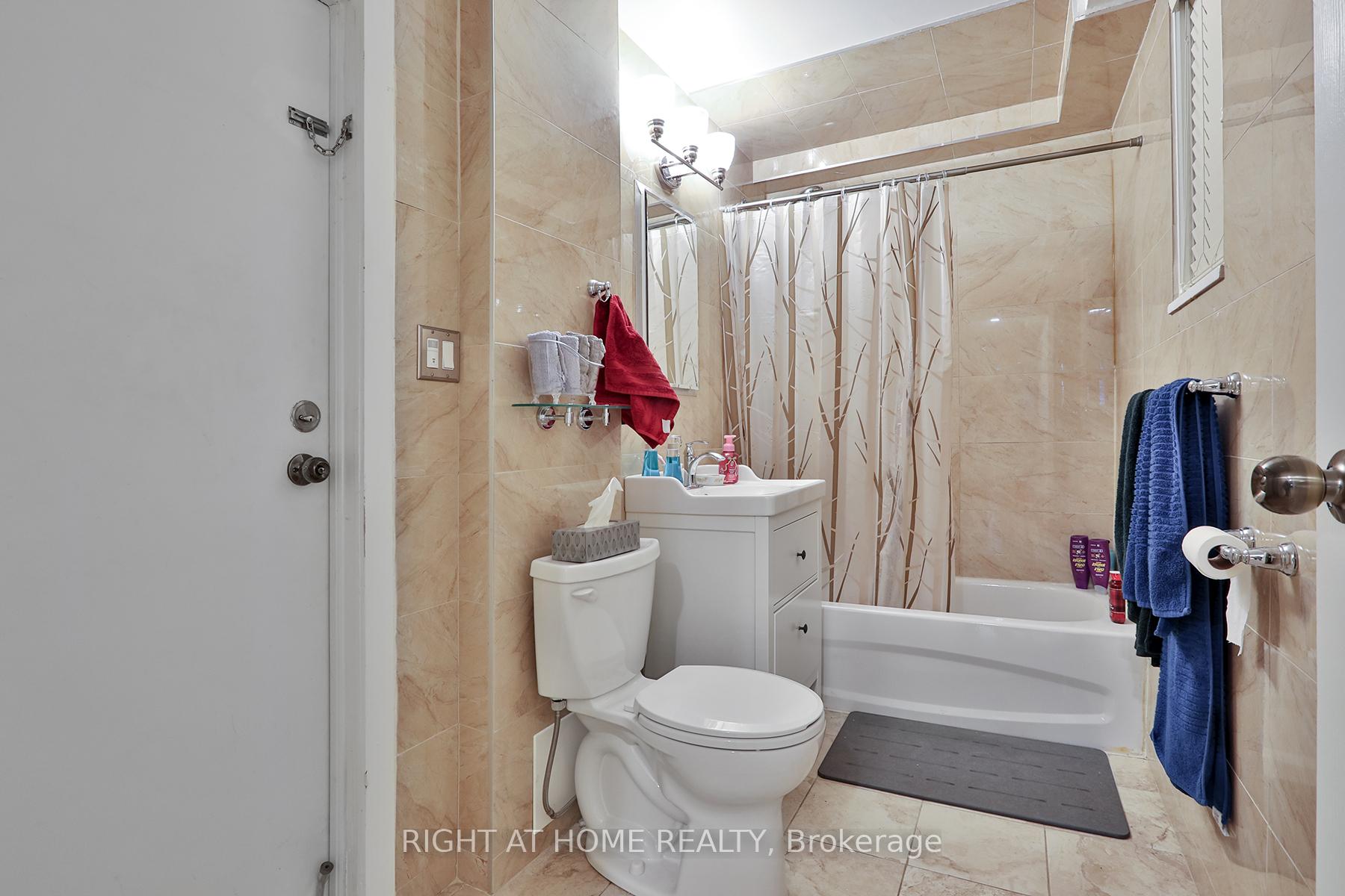 Photo 26 of 35 Fifteenth Street, Etobicoke, New Toronto — HOMEH