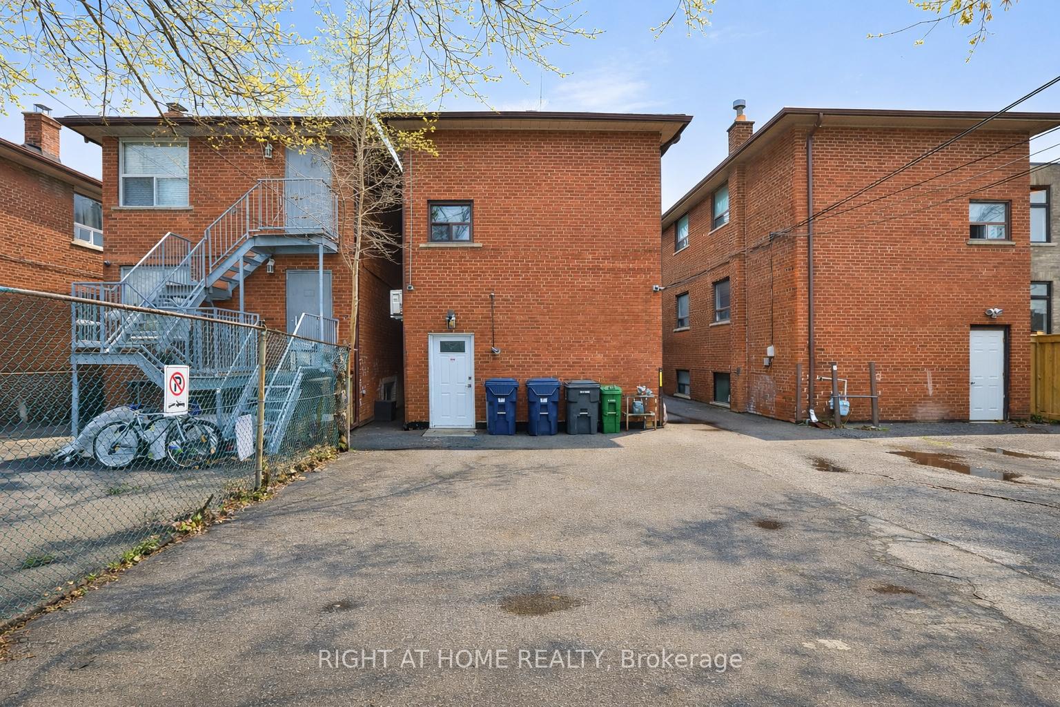Photo 29 of 35 Fifteenth Street, Etobicoke, New Toronto — HOMEH