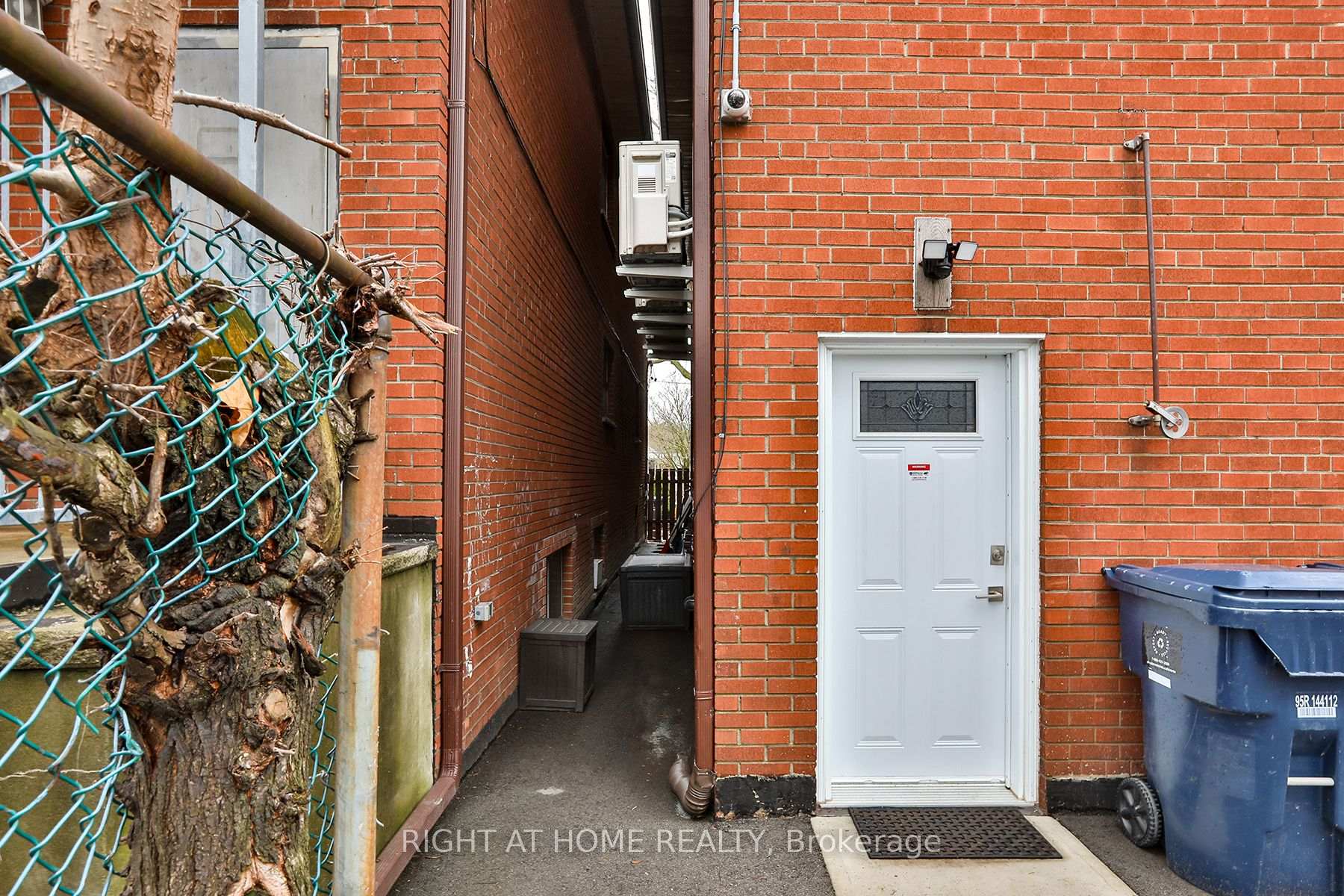 Photo 30 of 35 Fifteenth Street, Etobicoke, New Toronto — HOMEH