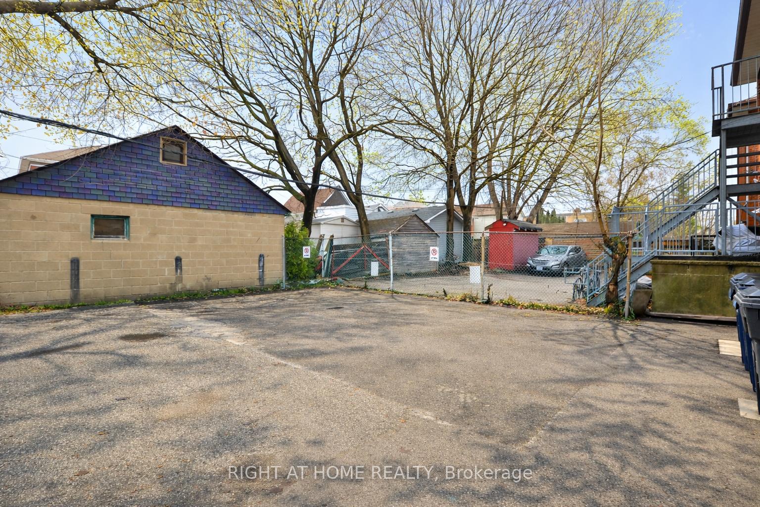 Photo 31 of 35 Fifteenth Street, Etobicoke, New Toronto — HOMEH
