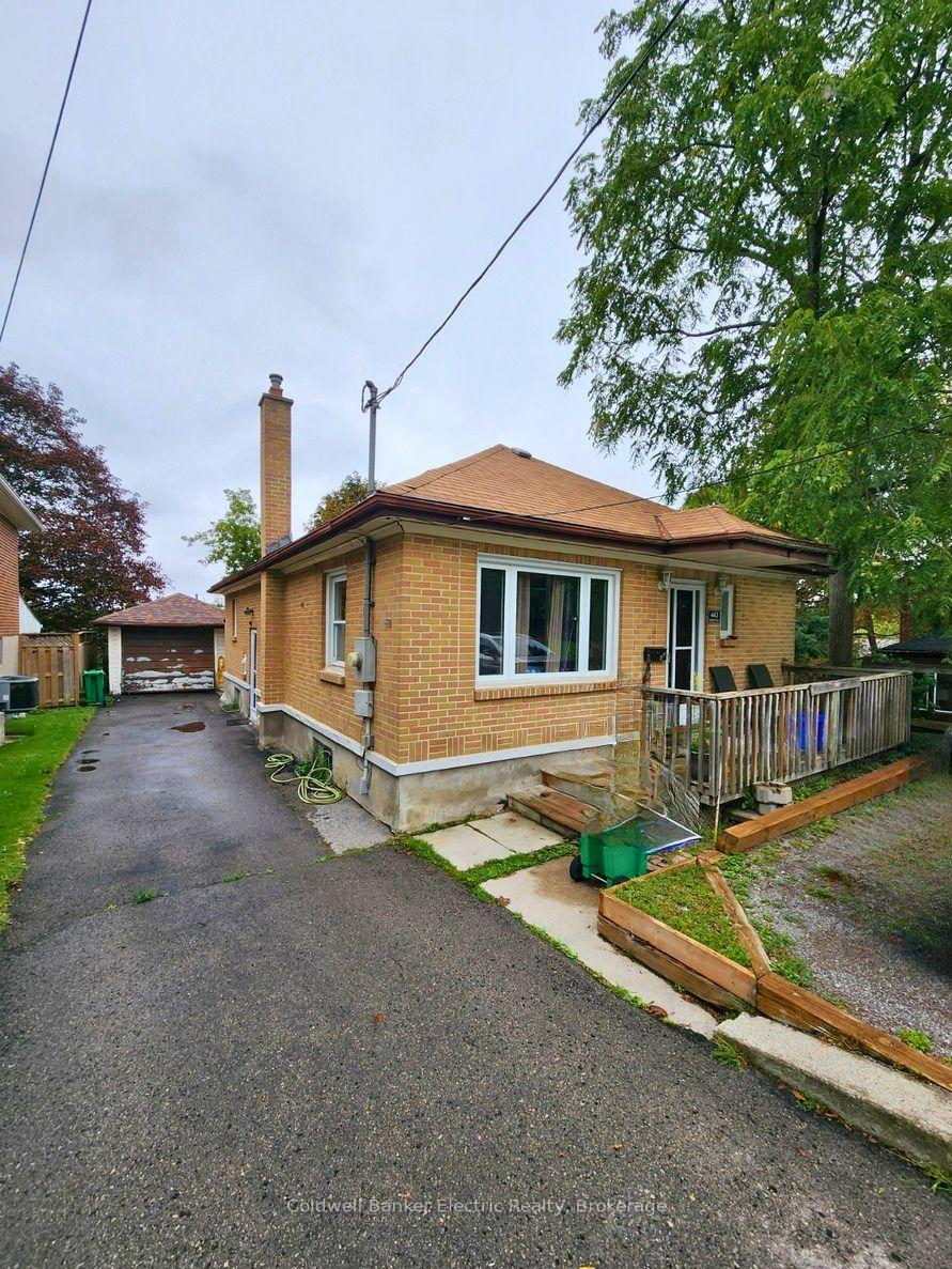 Photo 2 of 443 Armour Road, Peterborough, Ashburnham Ward 4 — HOMEH