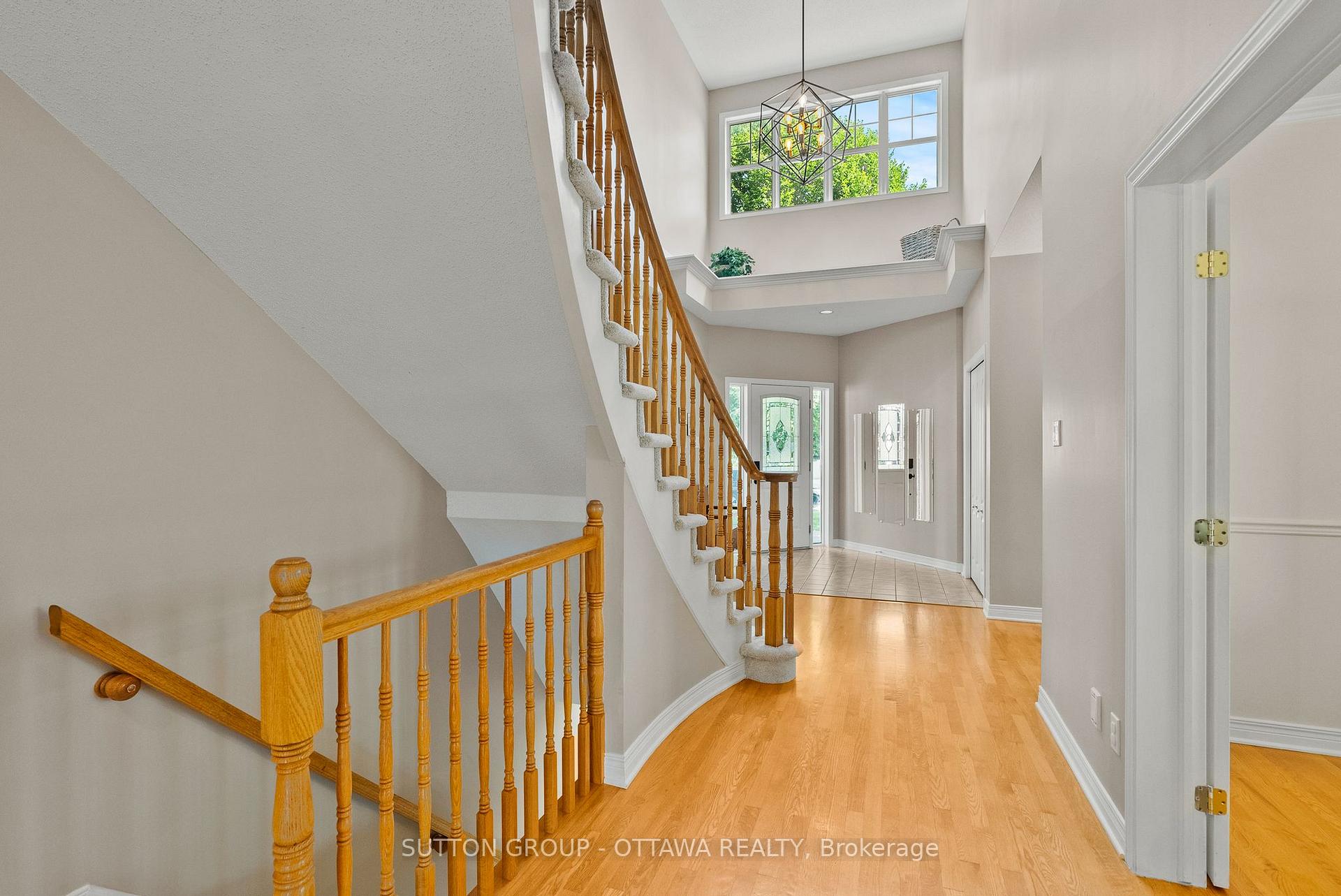 Photo 3 of 21 Avonmore Crescent, Ottawa, Barrhaven East — HOMEH