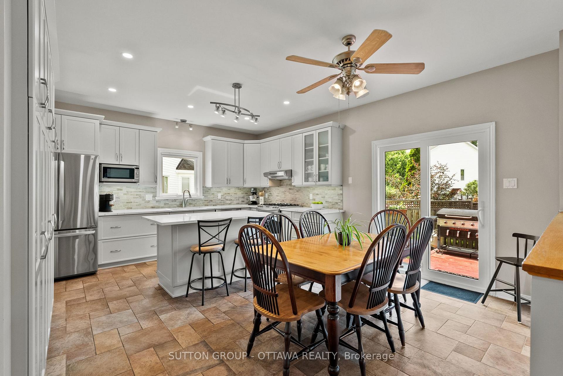 Photo 9 of 21 Avonmore Crescent, Ottawa, Barrhaven East — HOMEH