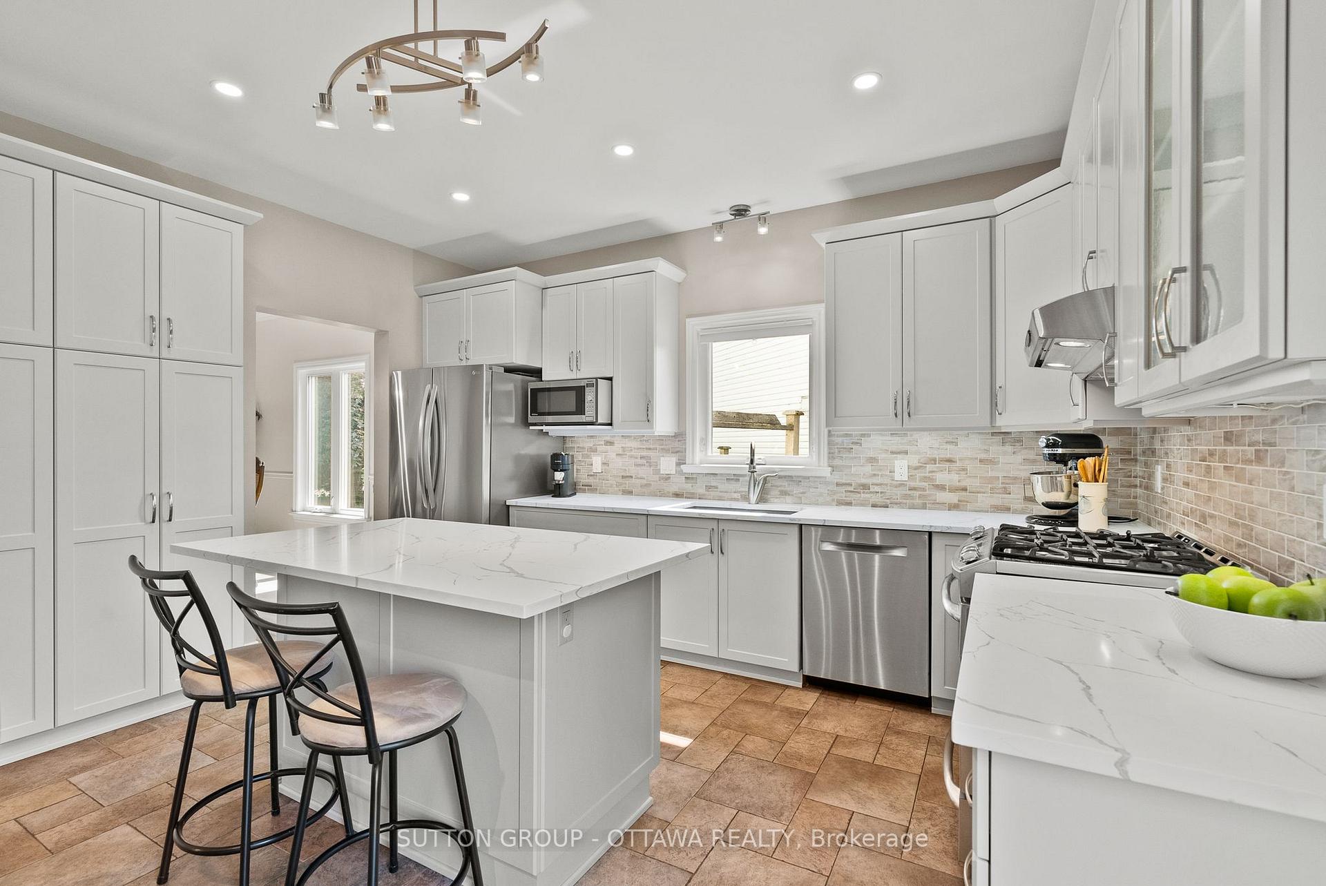 Photo 13 of 21 Avonmore Crescent, Ottawa, Barrhaven East — HOMEH