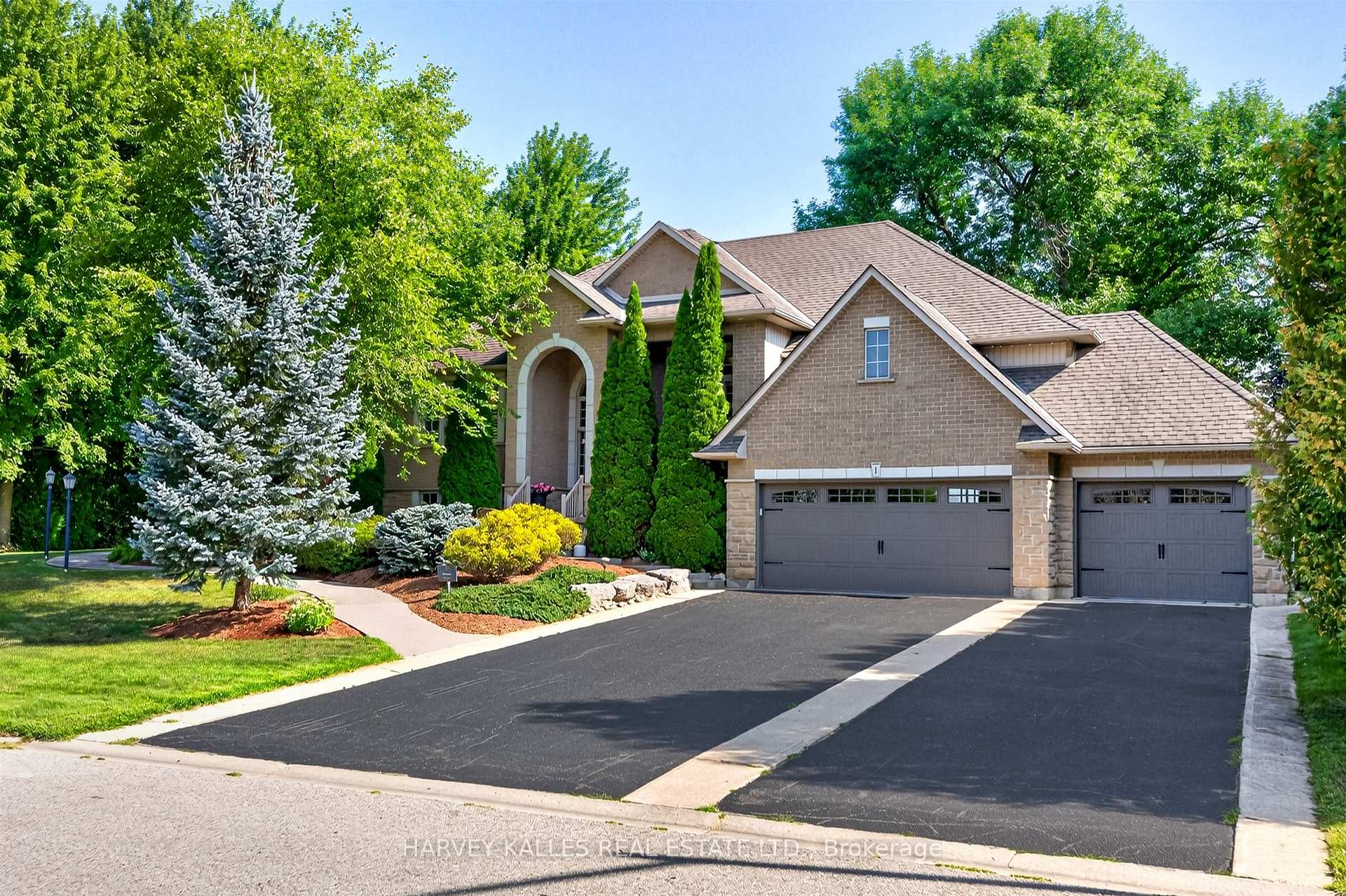 Photo 2 of 1 Franks Lane, Brantford, Oakhill Dr — HOMEH