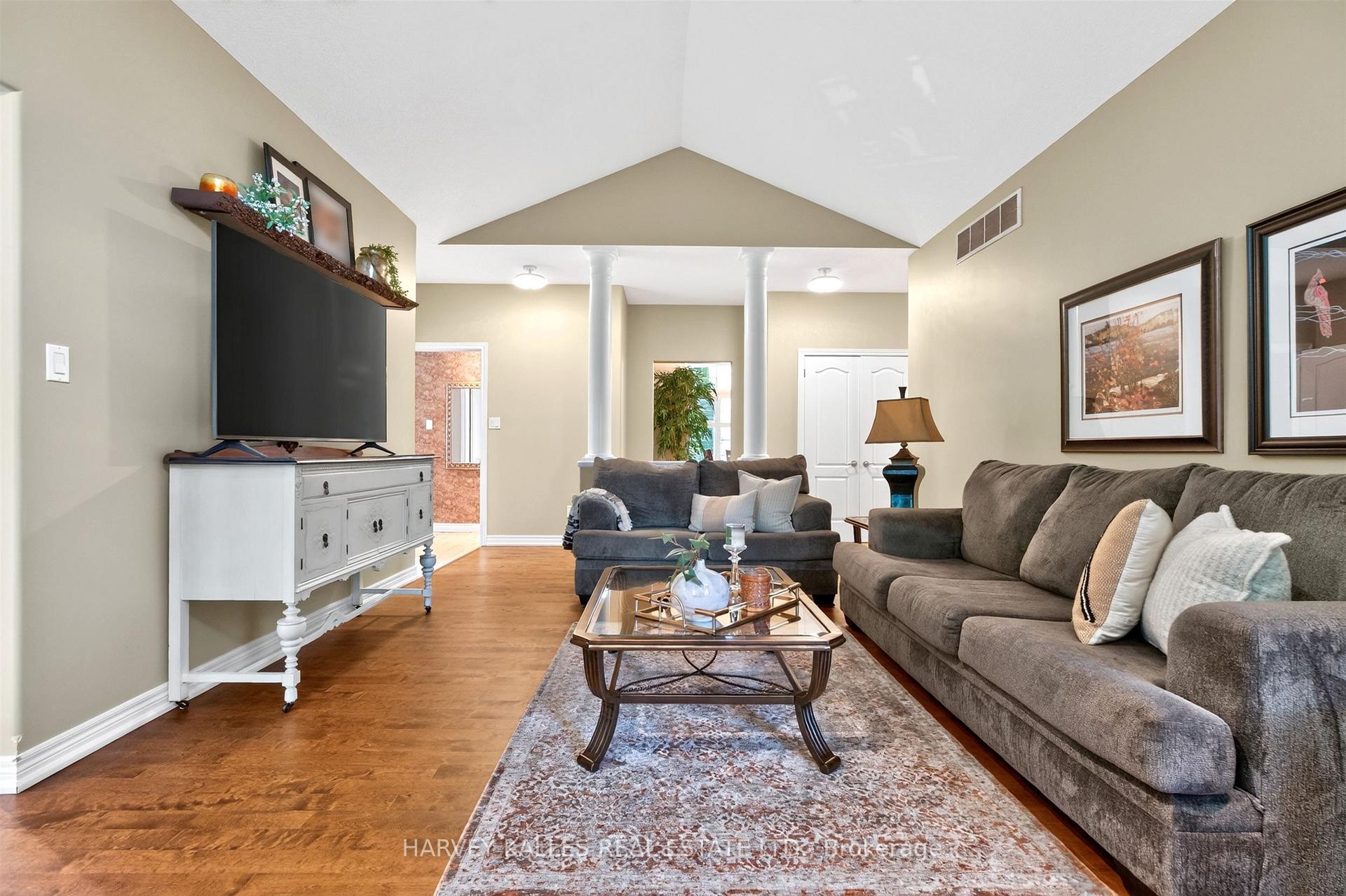 Photo 14 of 1 Franks Lane, Brantford, Oakhill Dr — HOMEH