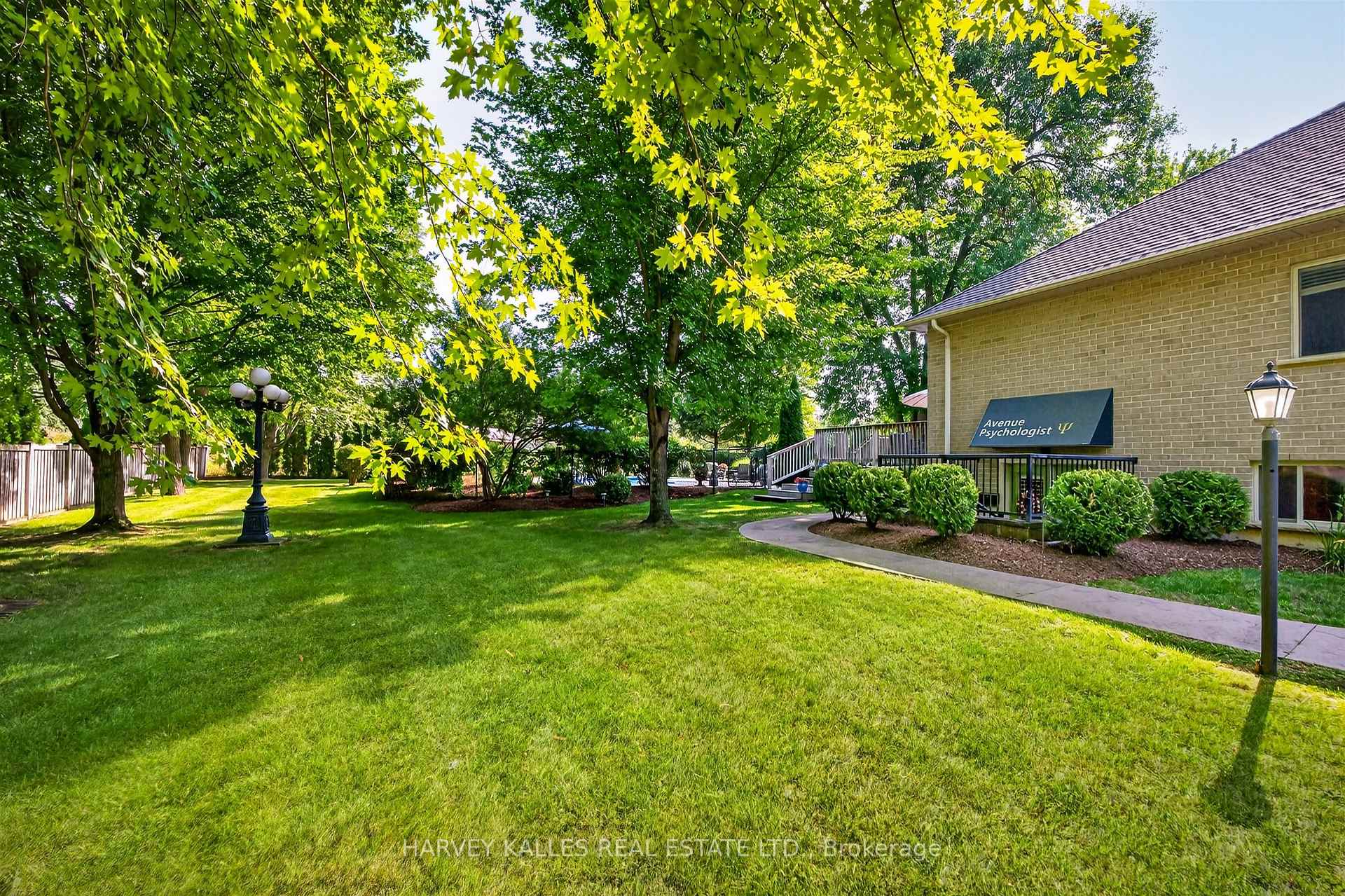 Photo 37 of 1 Franks Lane, Brantford, Oakhill Dr — HOMEH