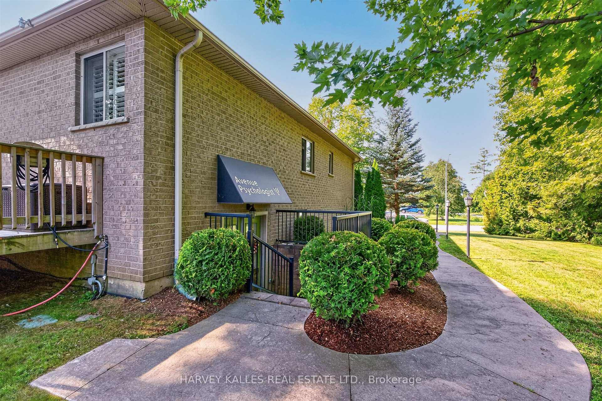 Photo 38 of 1 Franks Lane, Brantford, Oakhill Dr — HOMEH