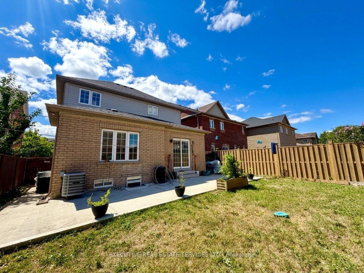 Photo 27 of 118 Turquoise Crescent, Brampton, Bram East — HOMEH