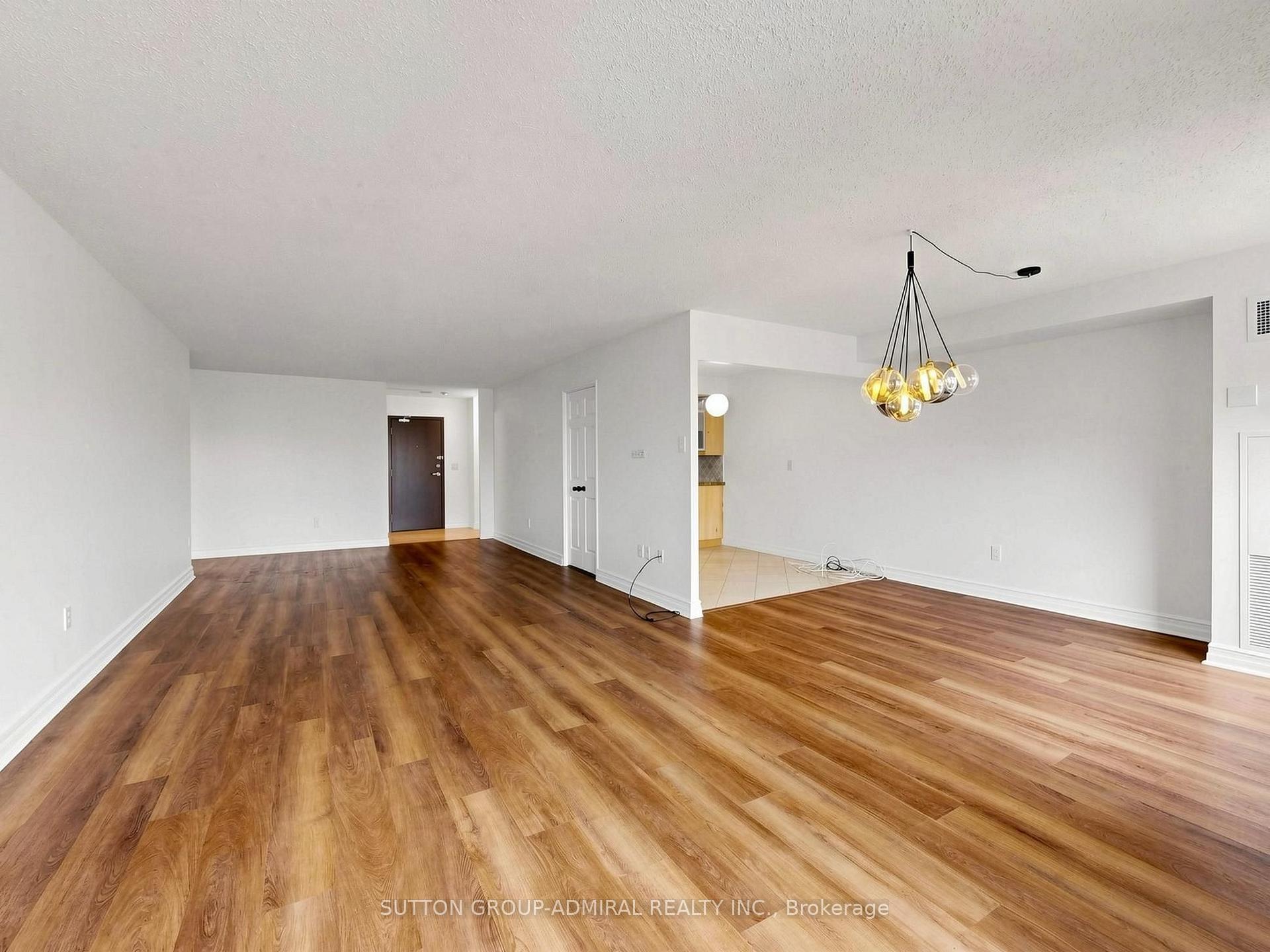 Photo 10 of Unit 910, 7905 Bayview Avenue, Markham, Aileen-Willowbrook — HOMEH