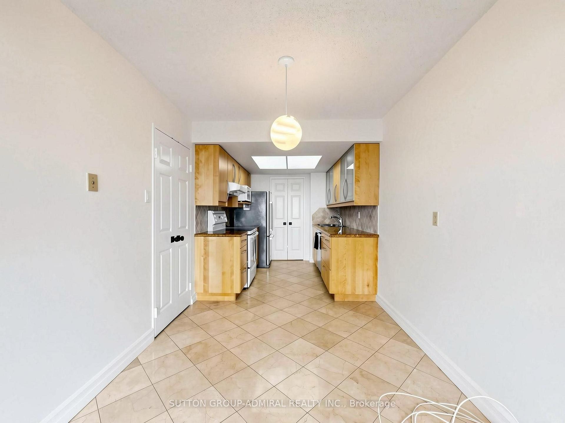 Photo 14 of Unit 910, 7905 Bayview Avenue, Markham, Aileen-Willowbrook — HOMEH