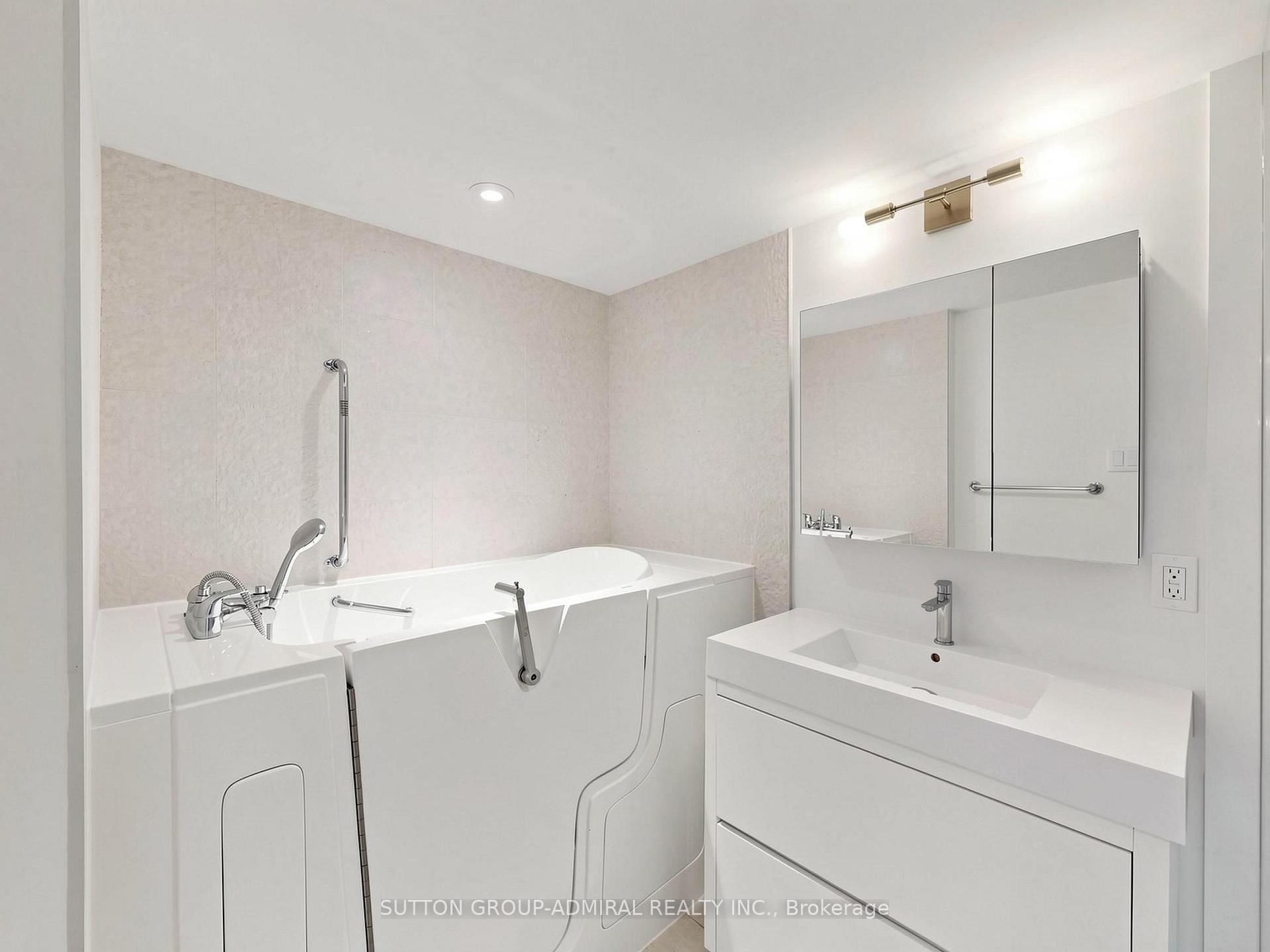 Photo 22 of Unit 910, 7905 Bayview Avenue, Markham, Aileen-Willowbrook — HOMEH