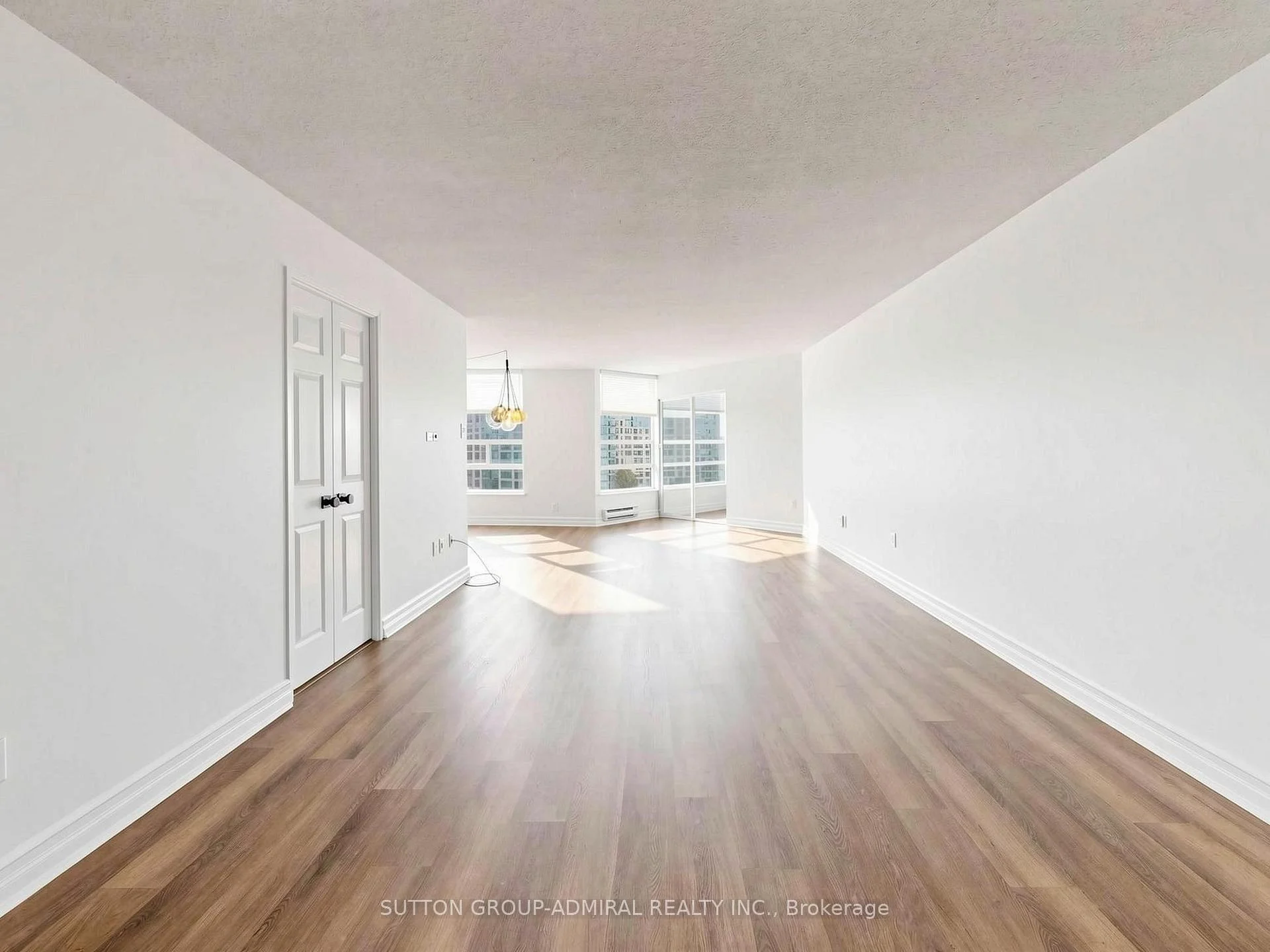 Photo 7 of Unit 910, 7905 Bayview Avenue, Markham, Aileen-Willowbrook — HOMEH