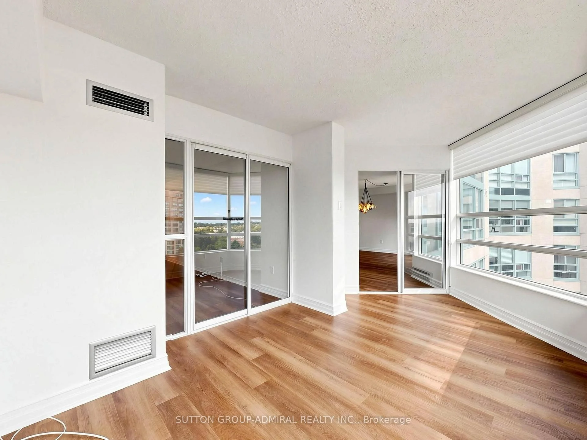 Photo 36 of Unit 910, 7905 Bayview Avenue, Markham, Aileen-Willowbrook — HOMEH