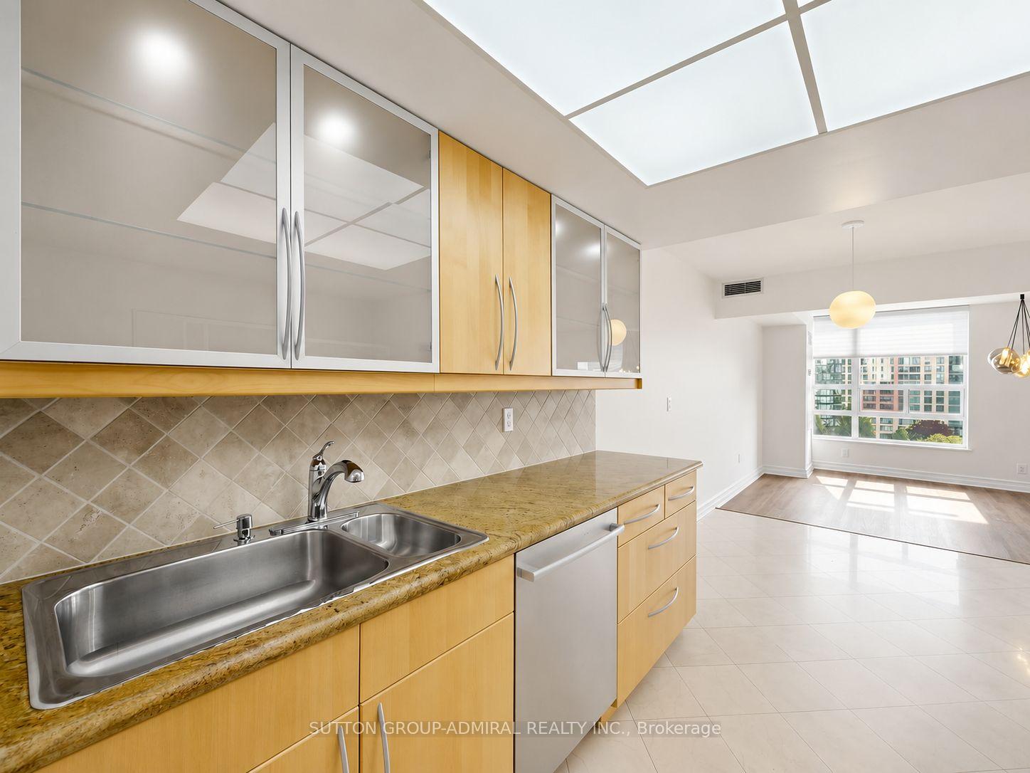 Photo 17 of Unit 910, 7905 Bayview Avenue, Markham, Aileen-Willowbrook — HOMEH
