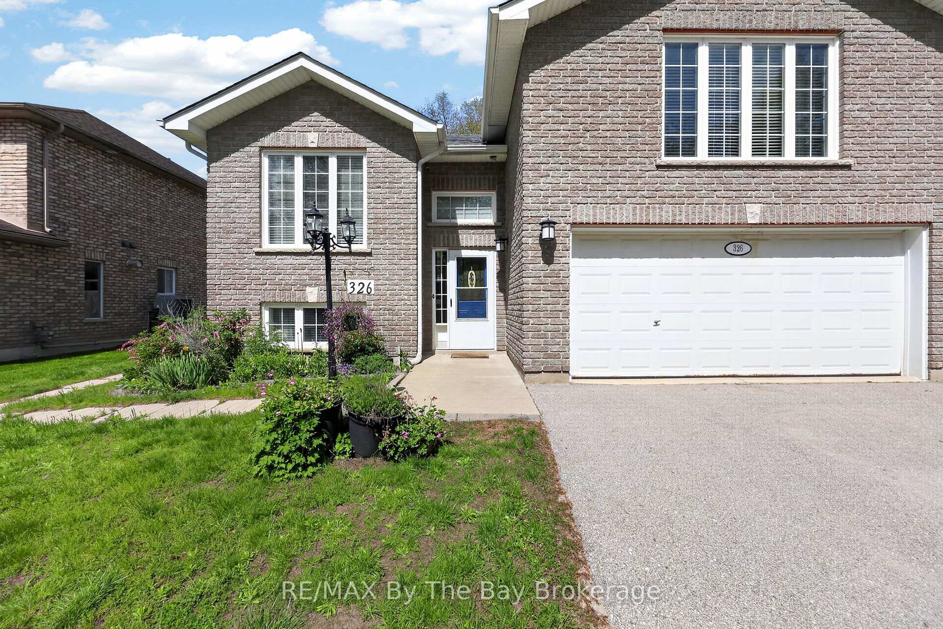 Photo 2 of 326 Golf Course Road, Wasaga Beach — HOMEH