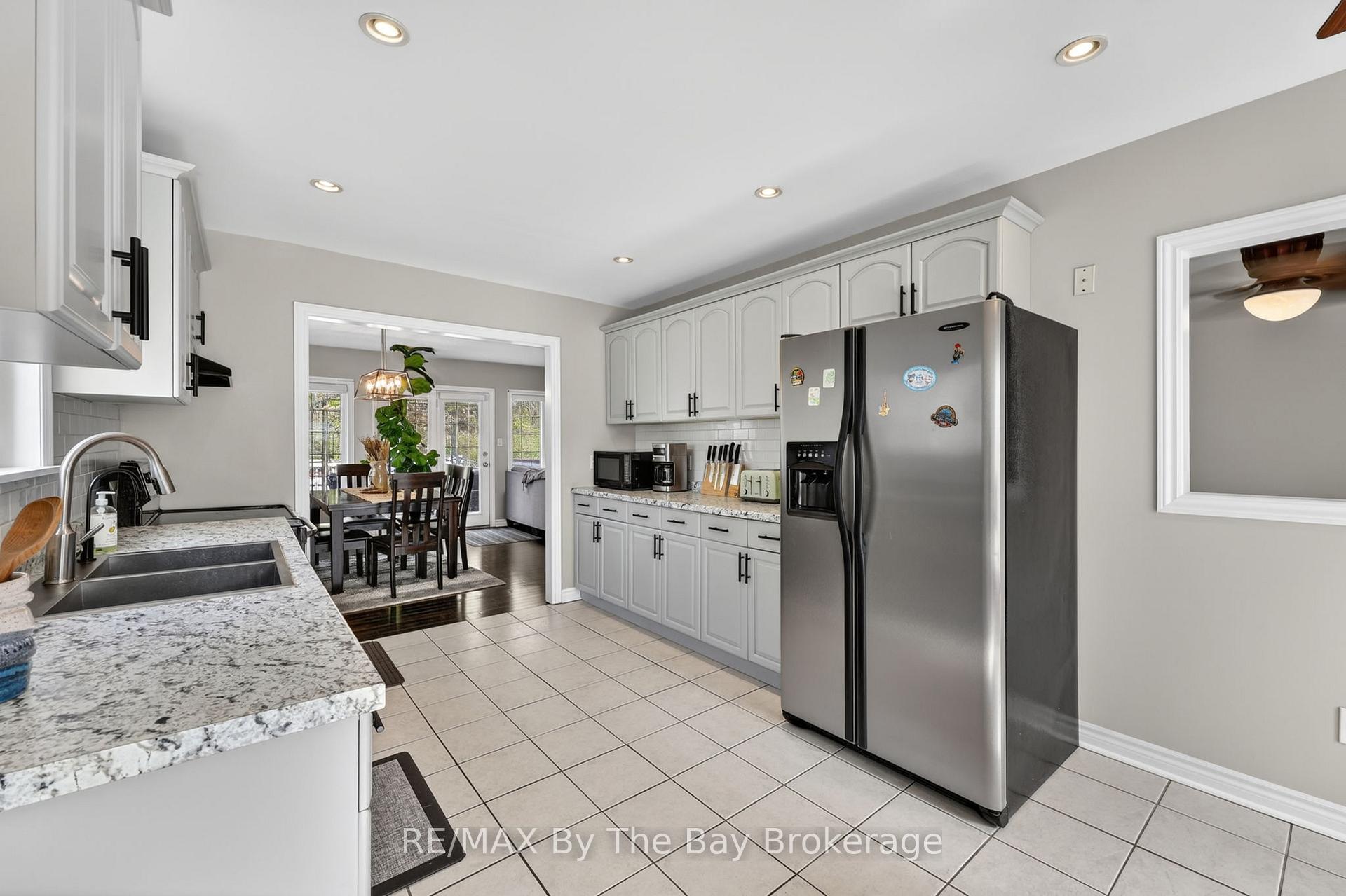 Photo 7 of 326 Golf Course Road, Wasaga Beach — HOMEH