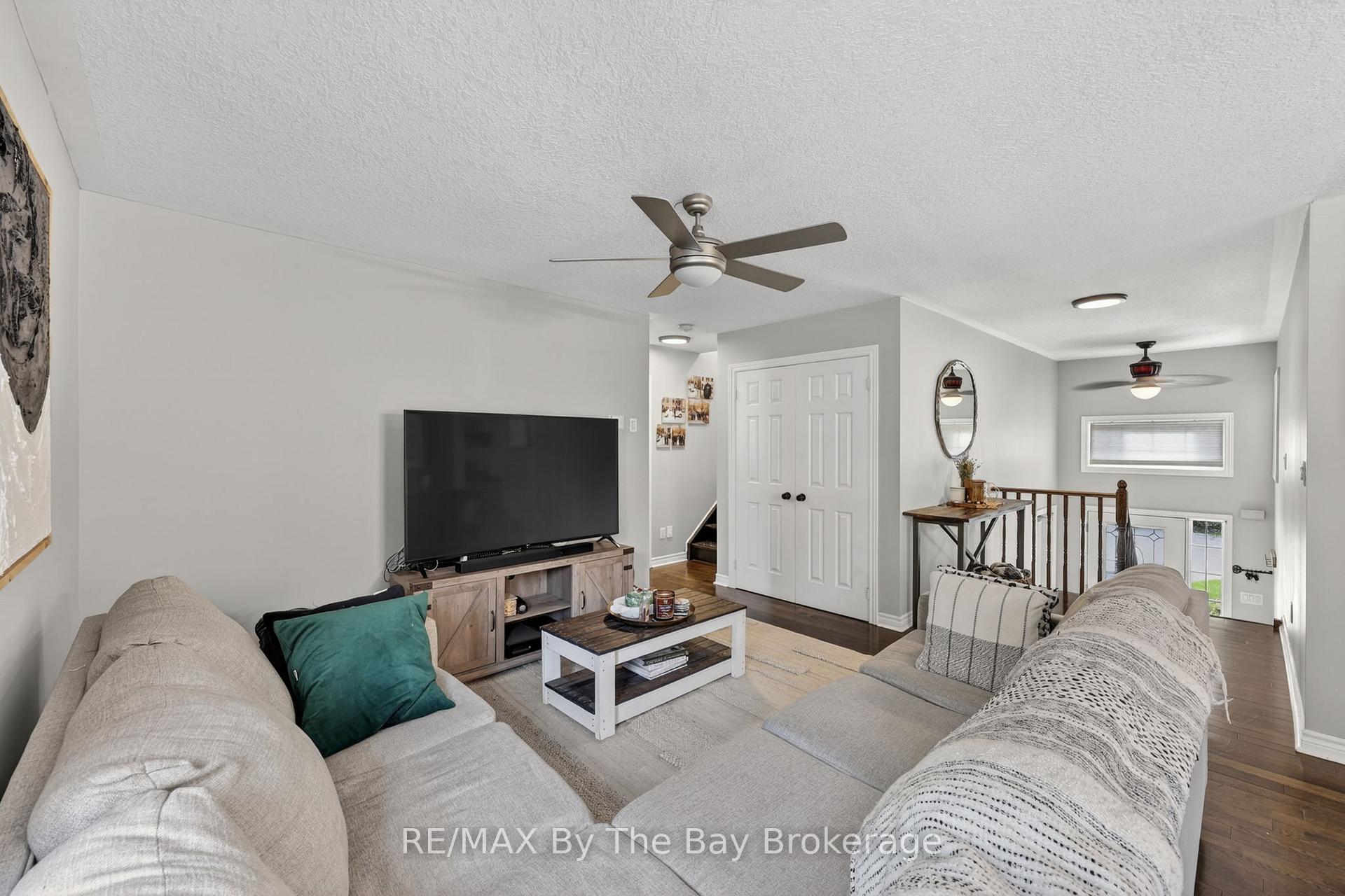 Photo 12 of 326 Golf Course Road, Wasaga Beach — HOMEH
