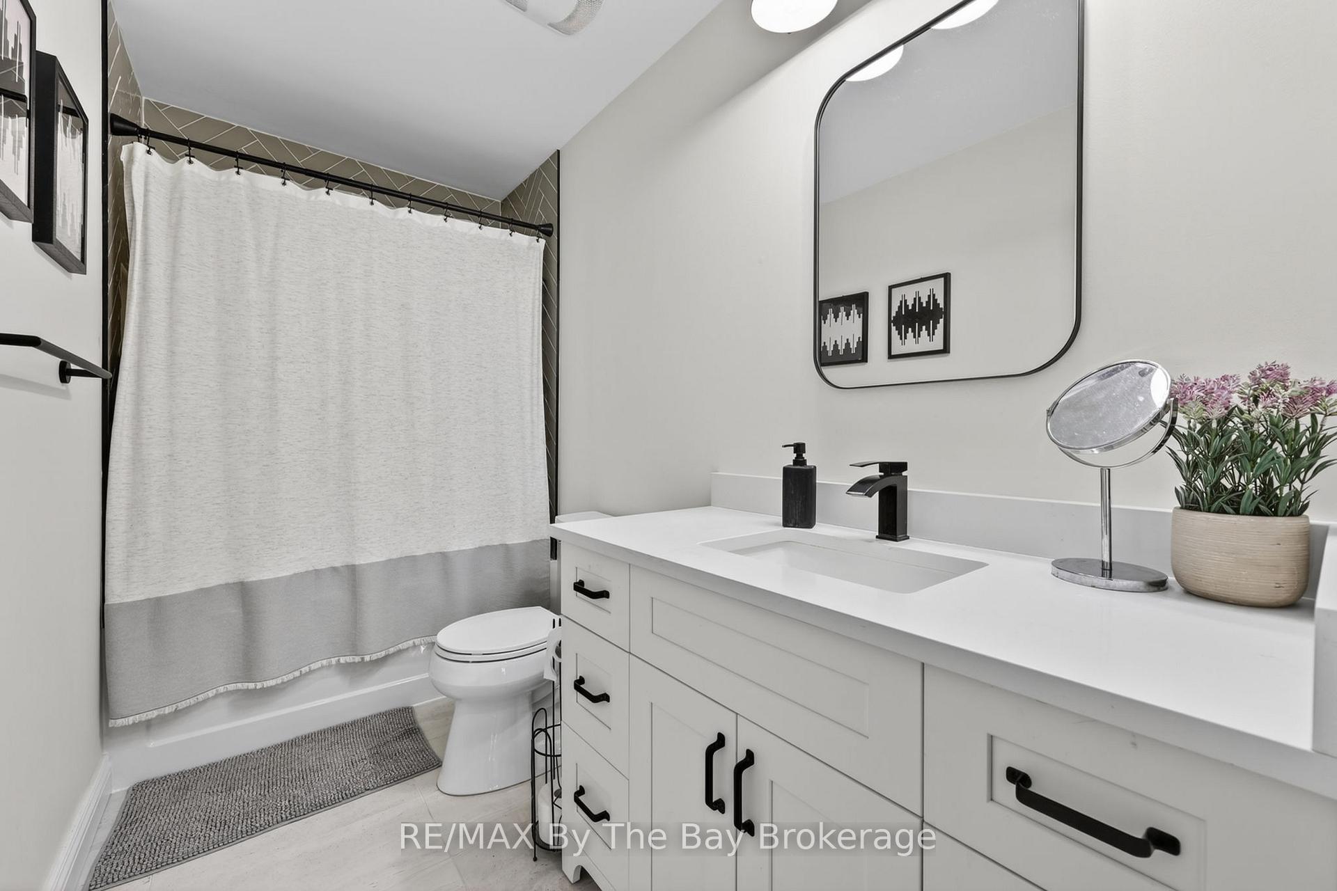 Photo 23 of 326 Golf Course Road, Wasaga Beach — HOMEH