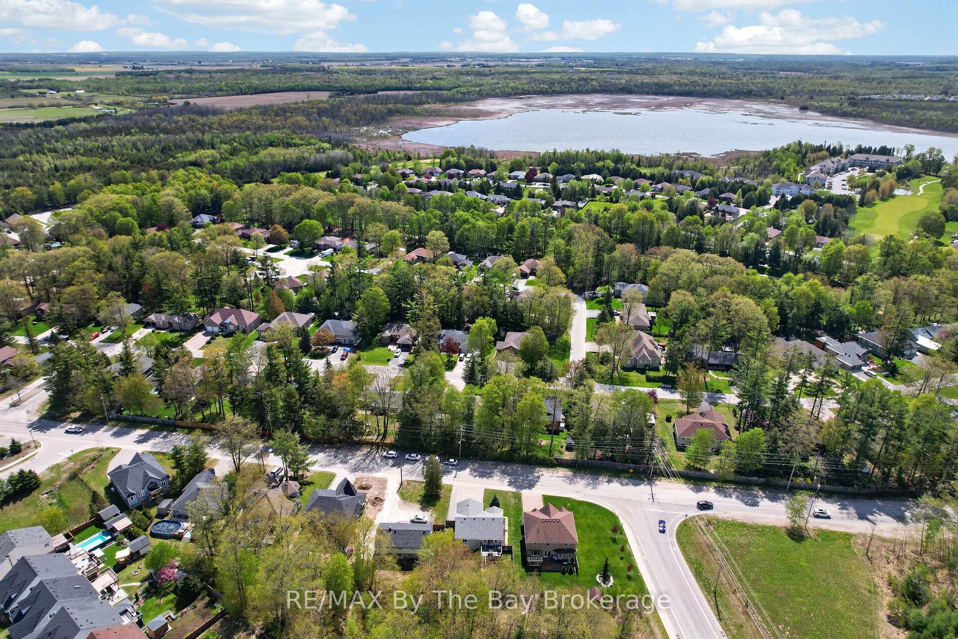 Photo 41 of 326 Golf Course Road, Wasaga Beach — HOMEH