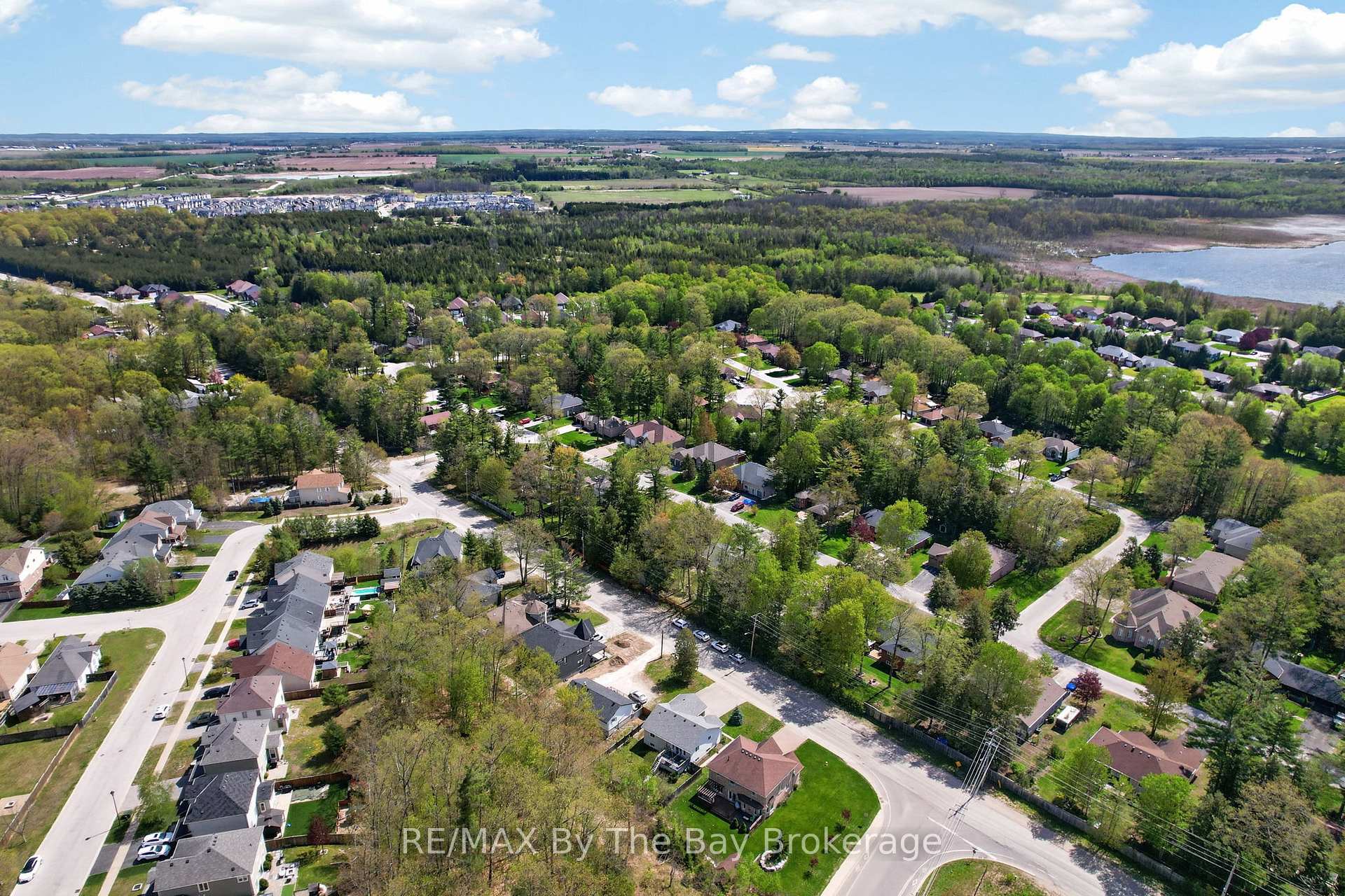 Photo 42 of 326 Golf Course Road, Wasaga Beach — HOMEH