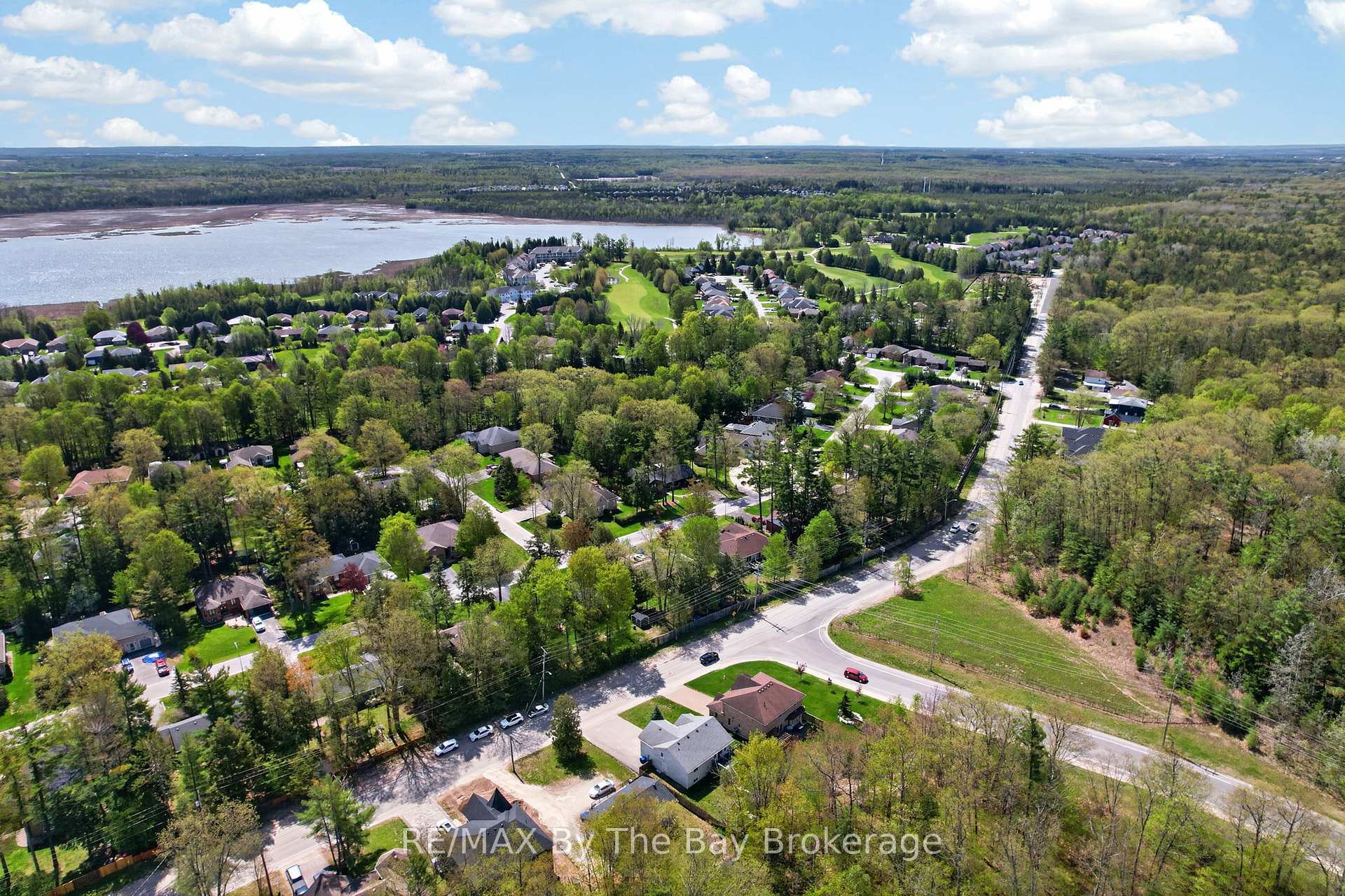 Photo 43 of 326 Golf Course Road, Wasaga Beach — HOMEH