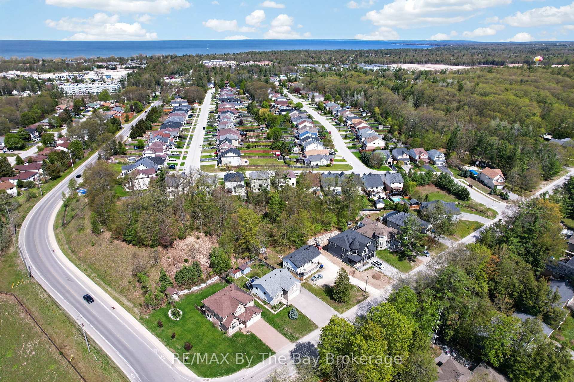 Photo 44 of 326 Golf Course Road, Wasaga Beach — HOMEH
