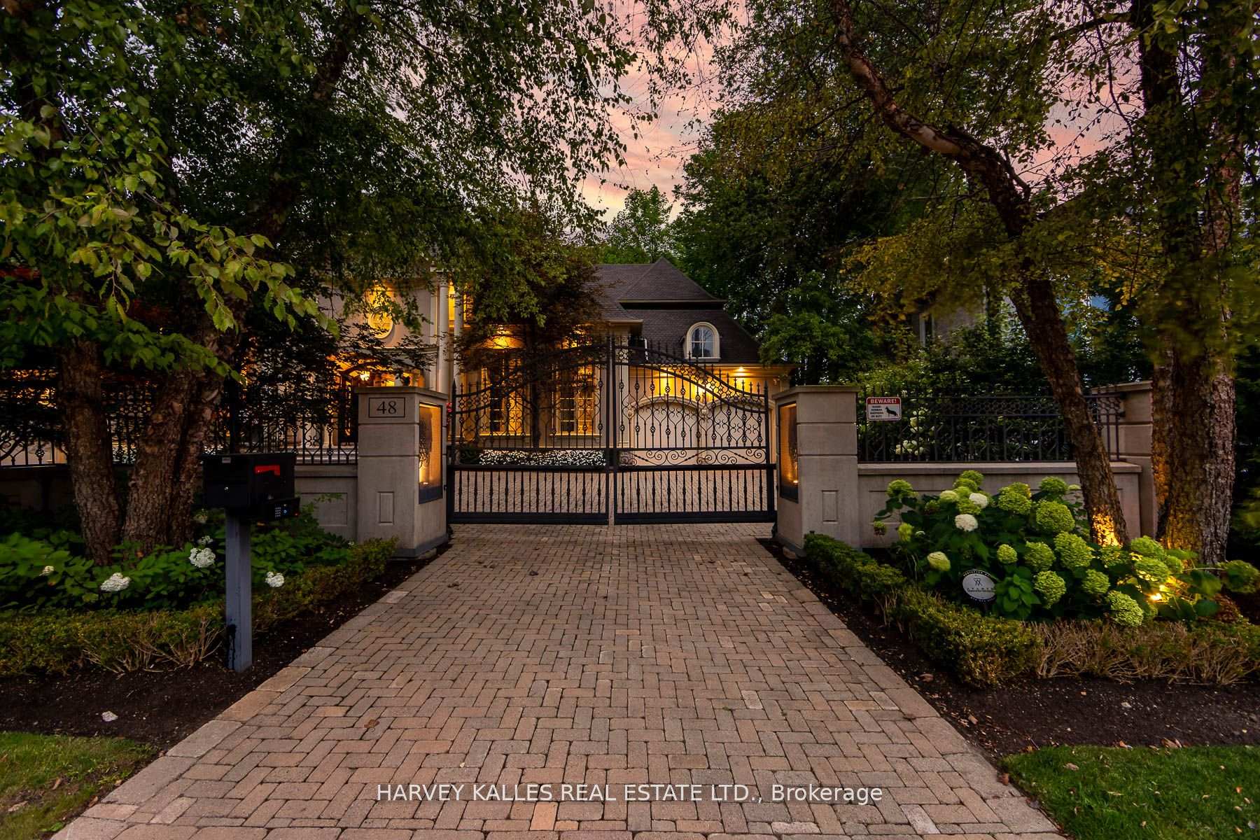 Photo 2 of 48 Wimpole Drive, North York, St. Andrew-Windfields — HOMEH
