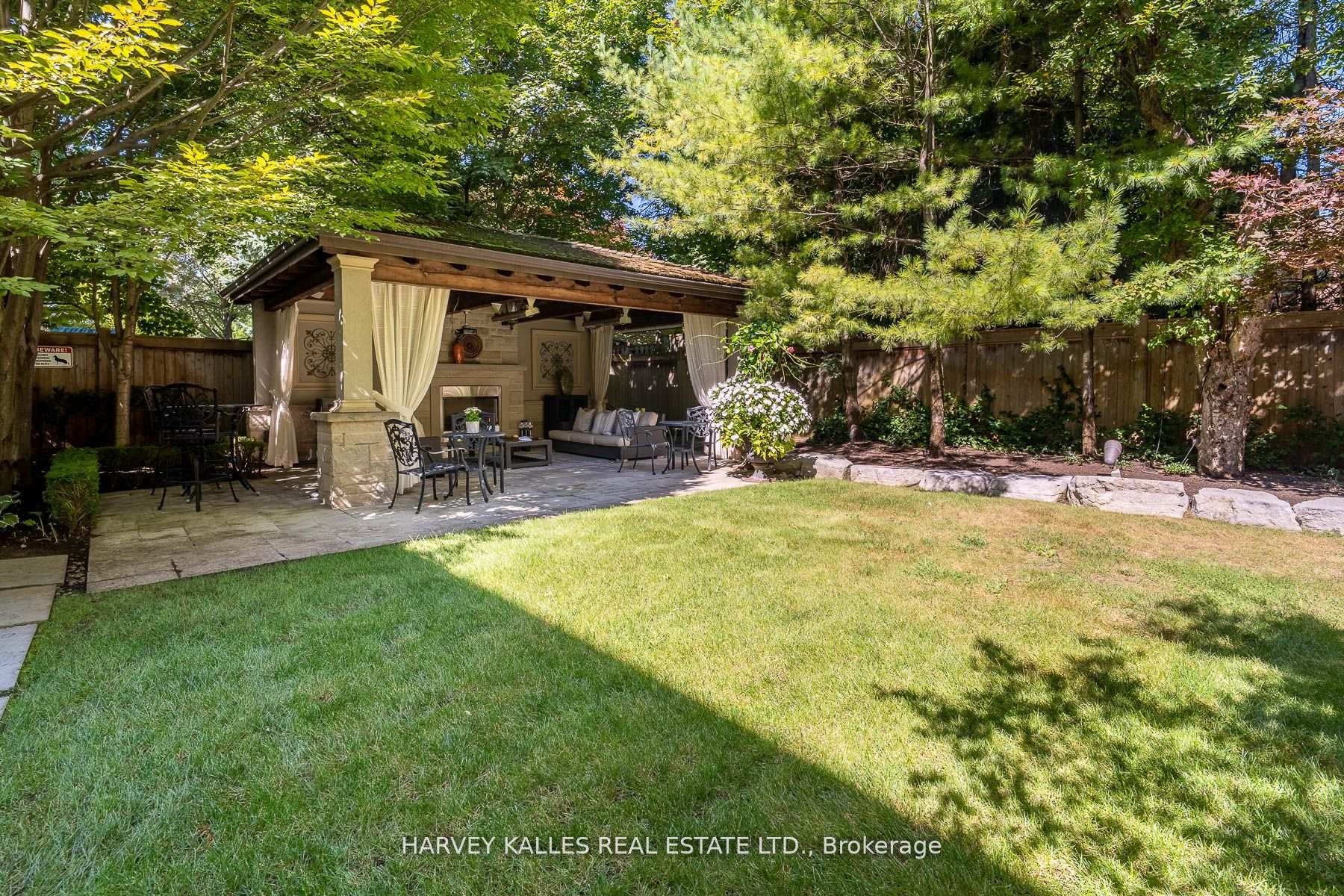 Photo 7 of 48 Wimpole Drive, North York, St. Andrew-Windfields — HOMEH