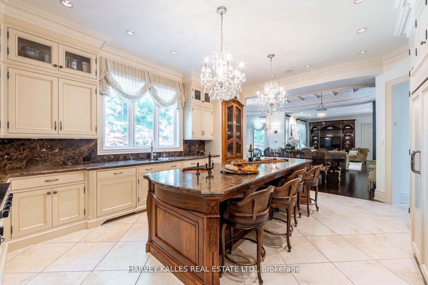 Photo 14 of 48 Wimpole Drive, North York, St. Andrew-Windfields — HOMEH