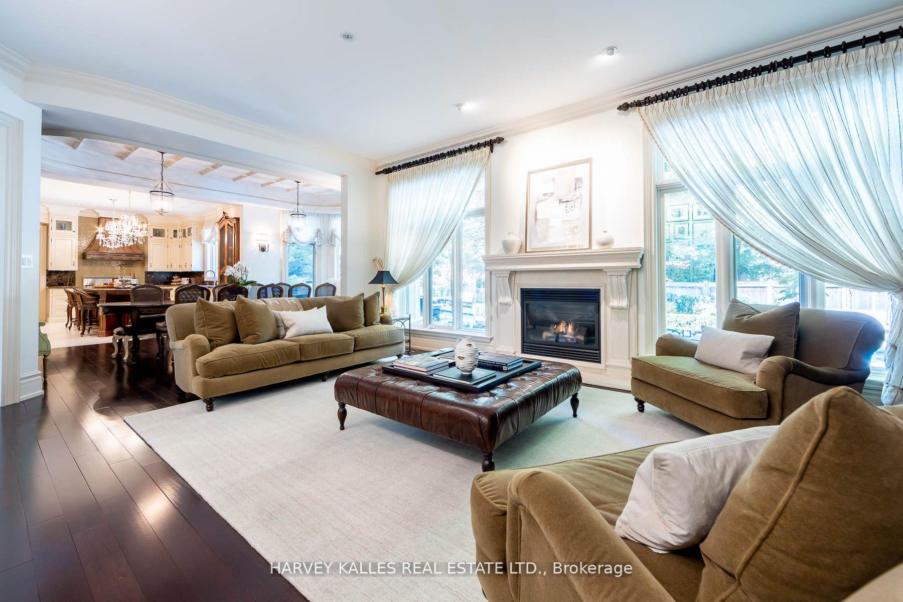 Photo 17 of 48 Wimpole Drive, North York, St. Andrew-Windfields — HOMEH