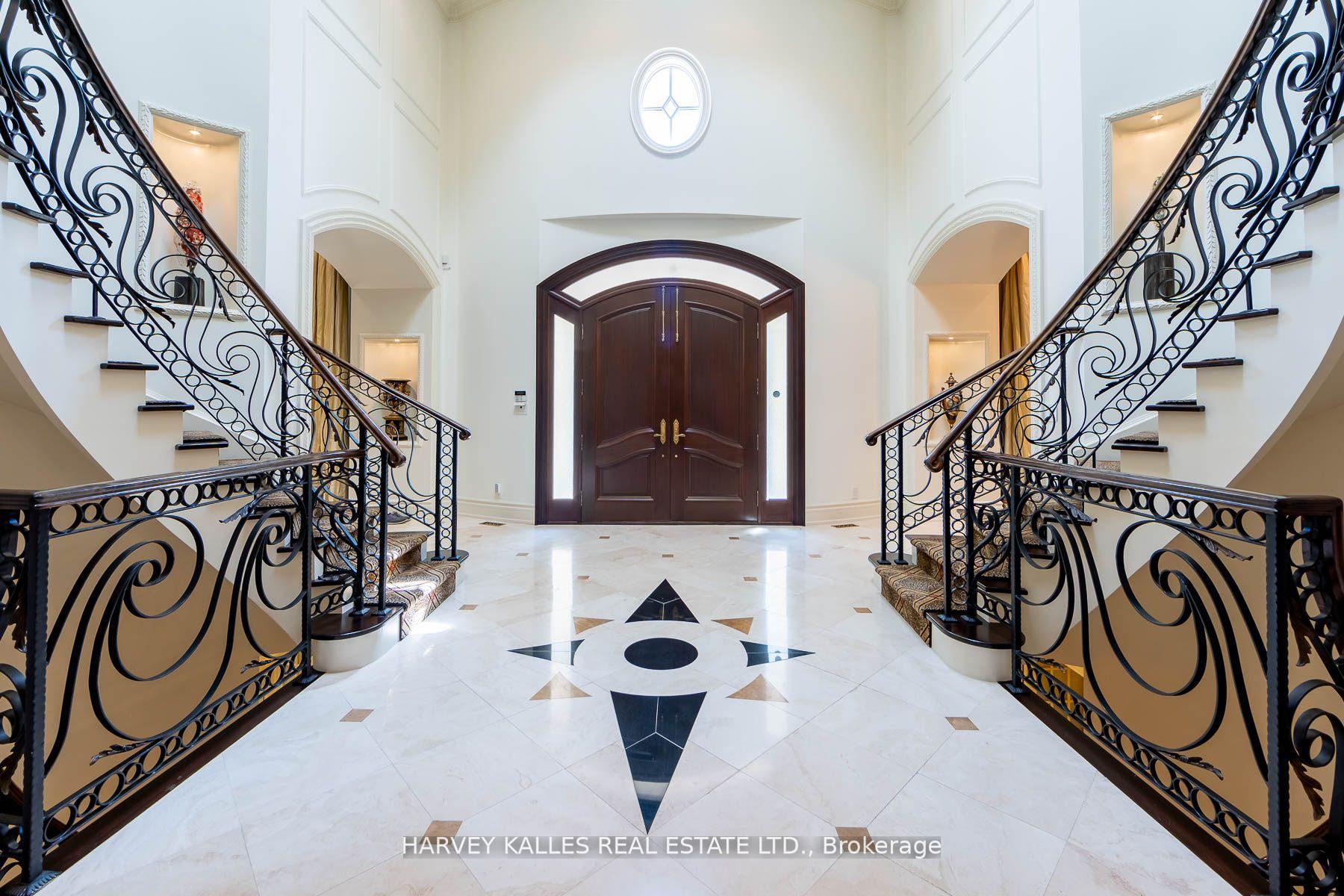 Photo 18 of 48 Wimpole Drive, North York, St. Andrew-Windfields — HOMEH