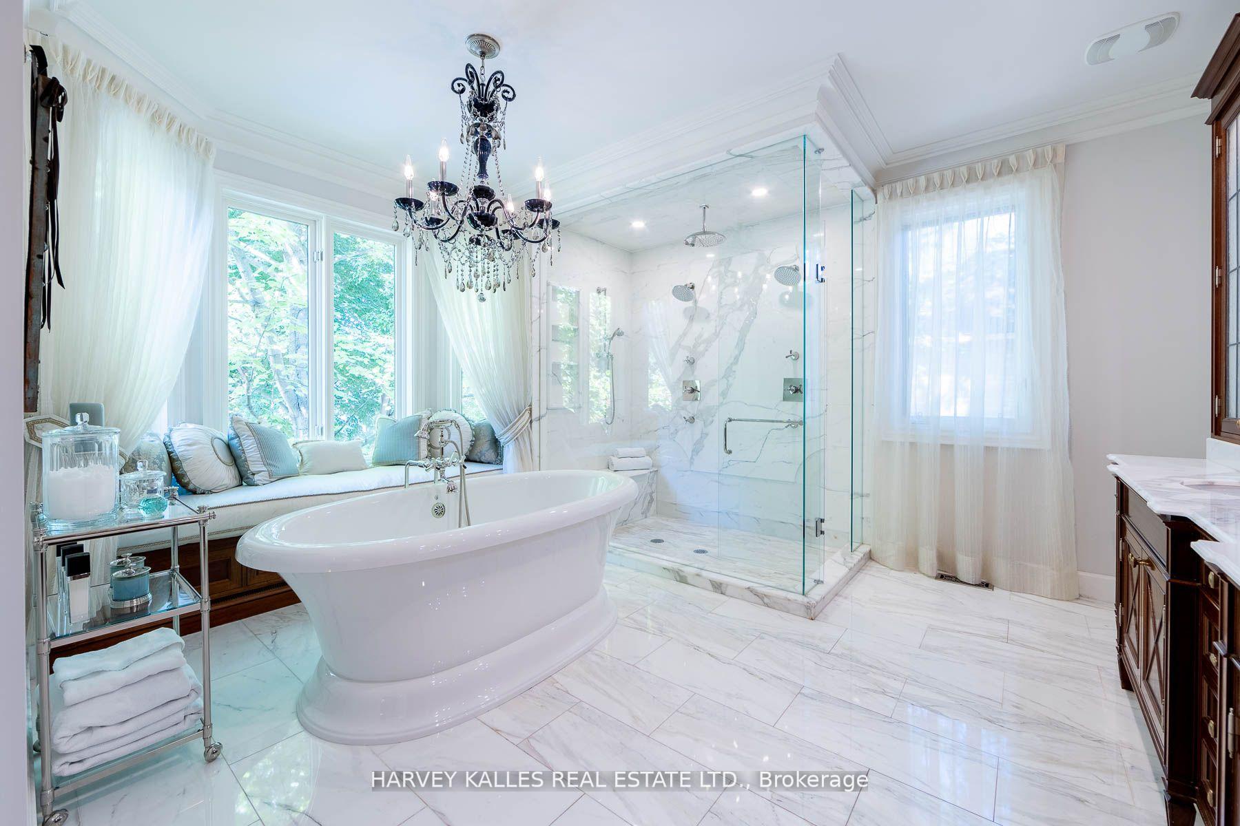 Photo 30 of 48 Wimpole Drive, North York, St. Andrew-Windfields — HOMEH