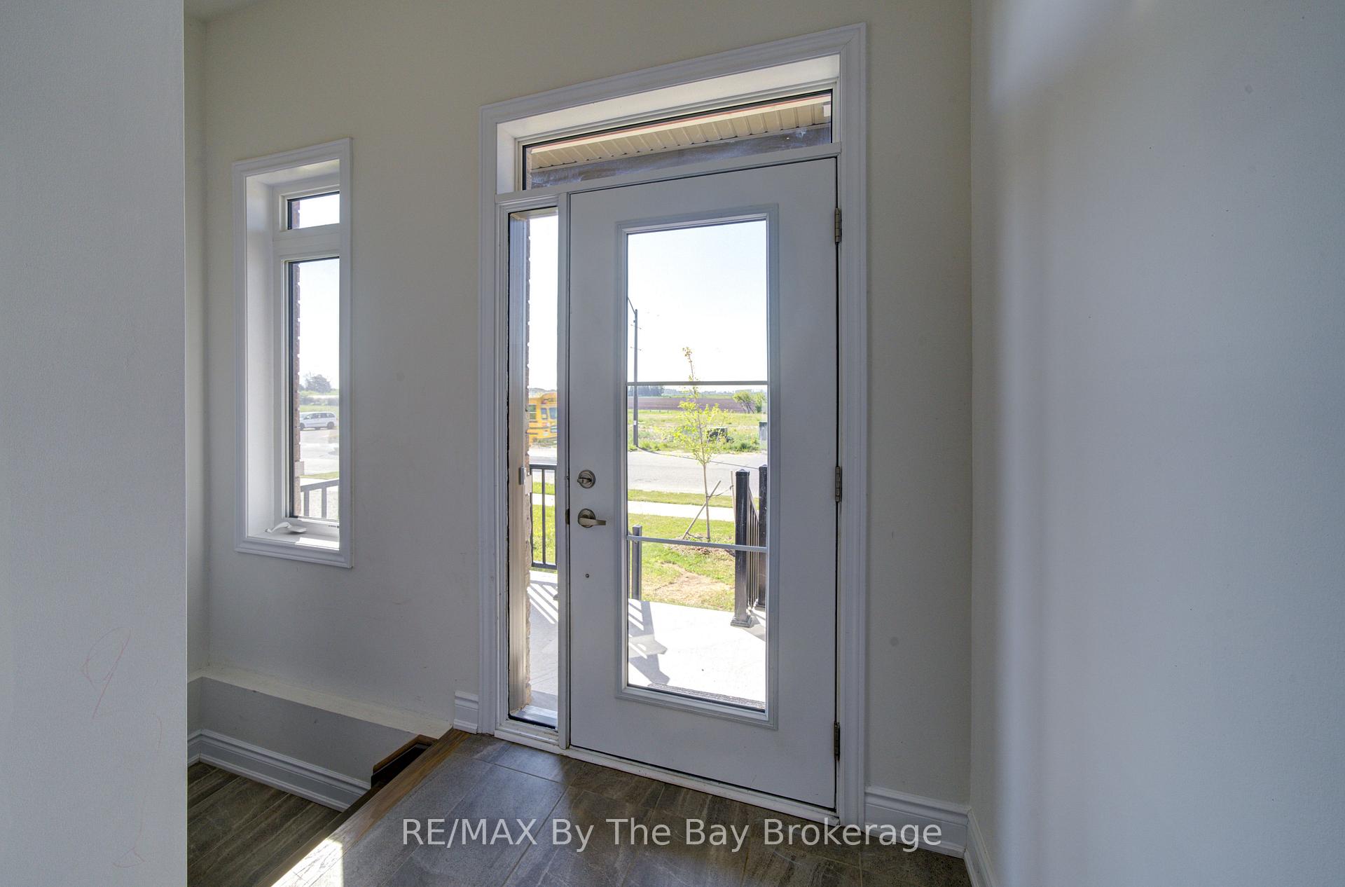 Photo 4 of 15 Union Boulevard, Wasaga Beach — HOMEH