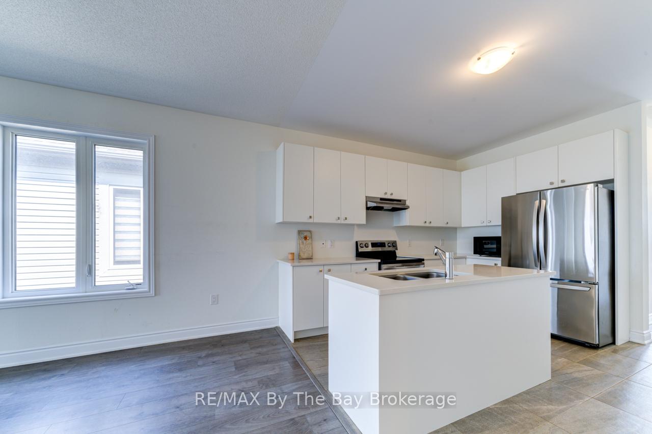 Photo 6 of 15 Union Boulevard, Wasaga Beach — HOMEH
