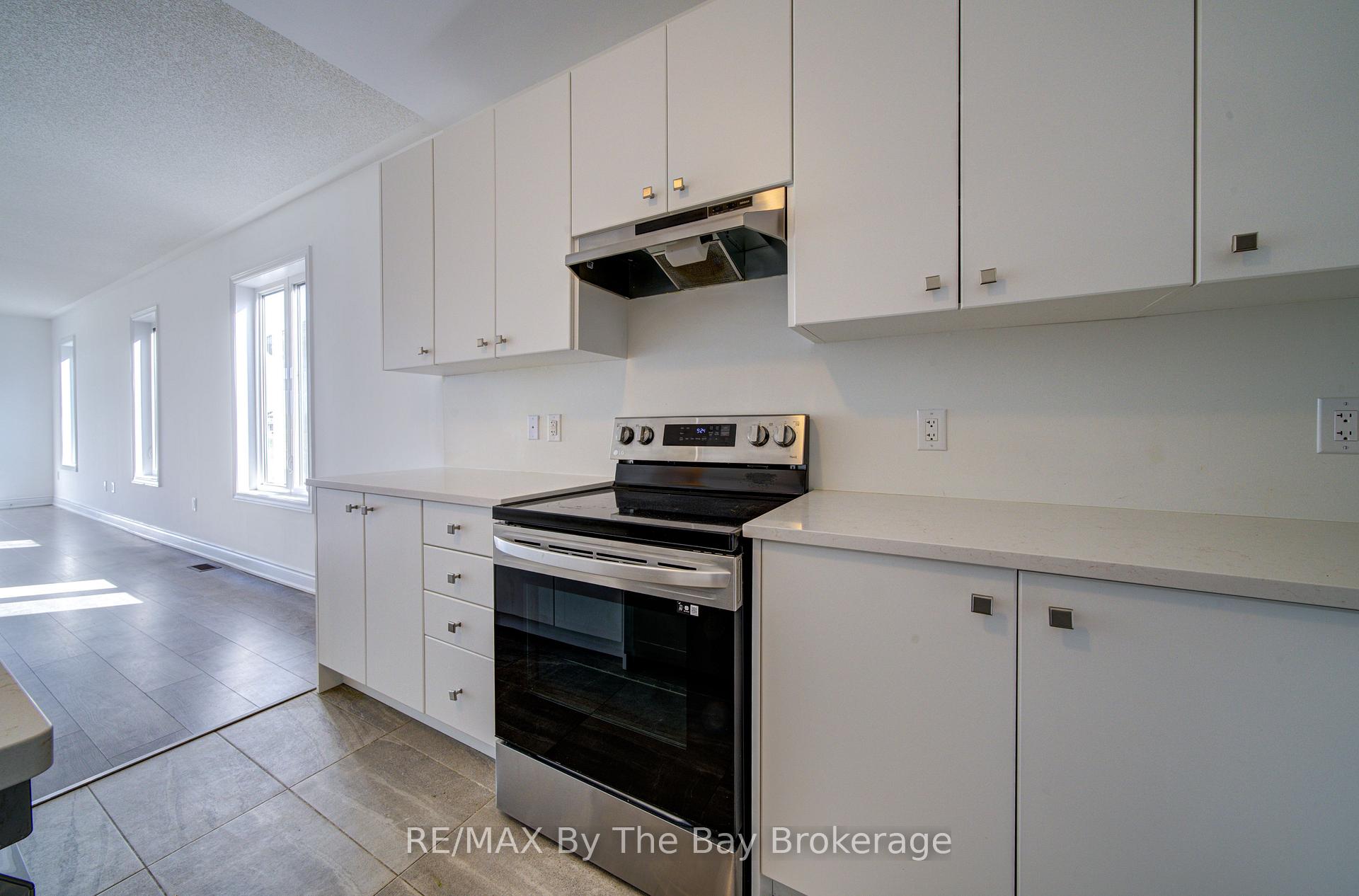 Photo 7 of 15 Union Boulevard, Wasaga Beach — HOMEH
