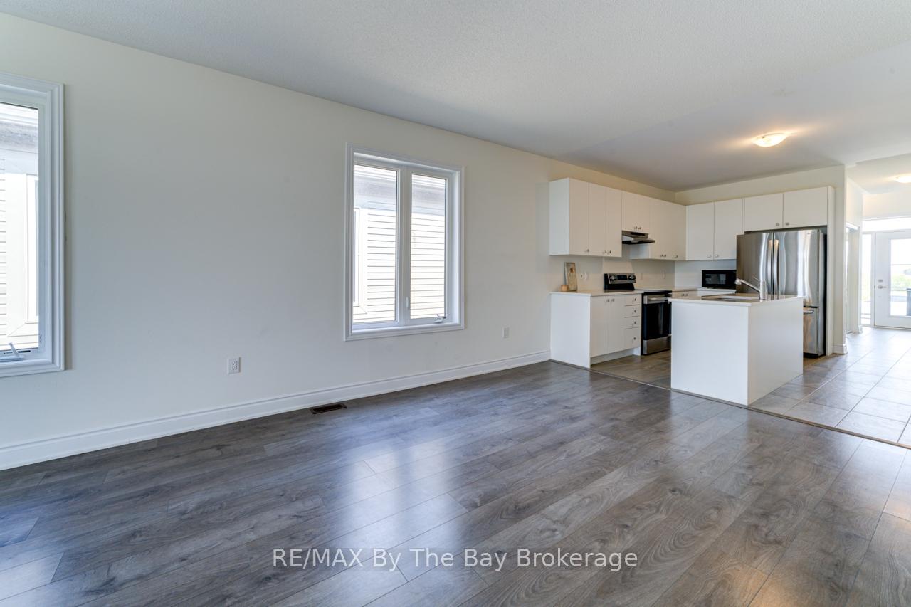 Photo 16 of 15 Union Boulevard, Wasaga Beach — HOMEH