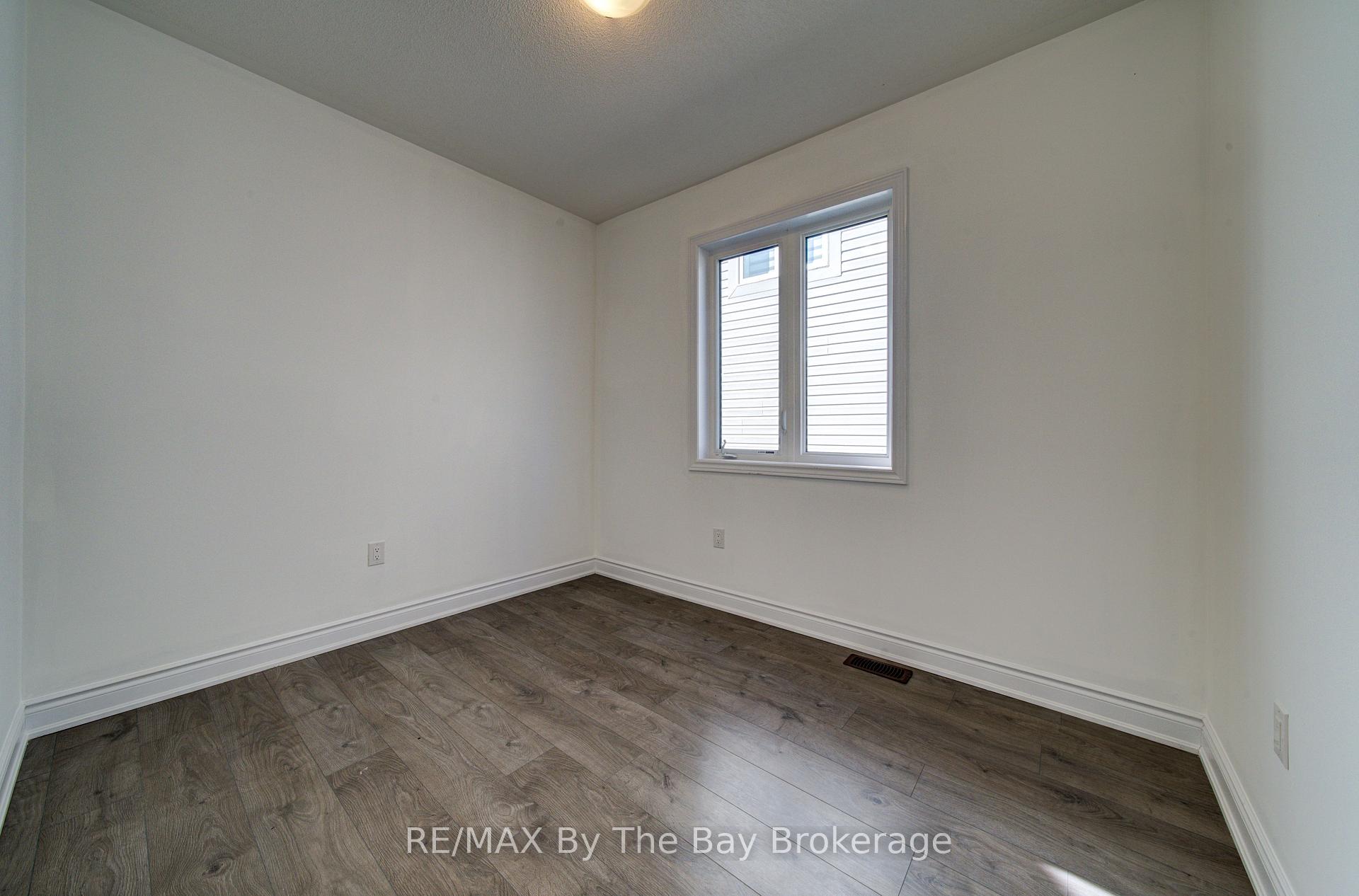 Photo 18 of 15 Union Boulevard, Wasaga Beach — HOMEH